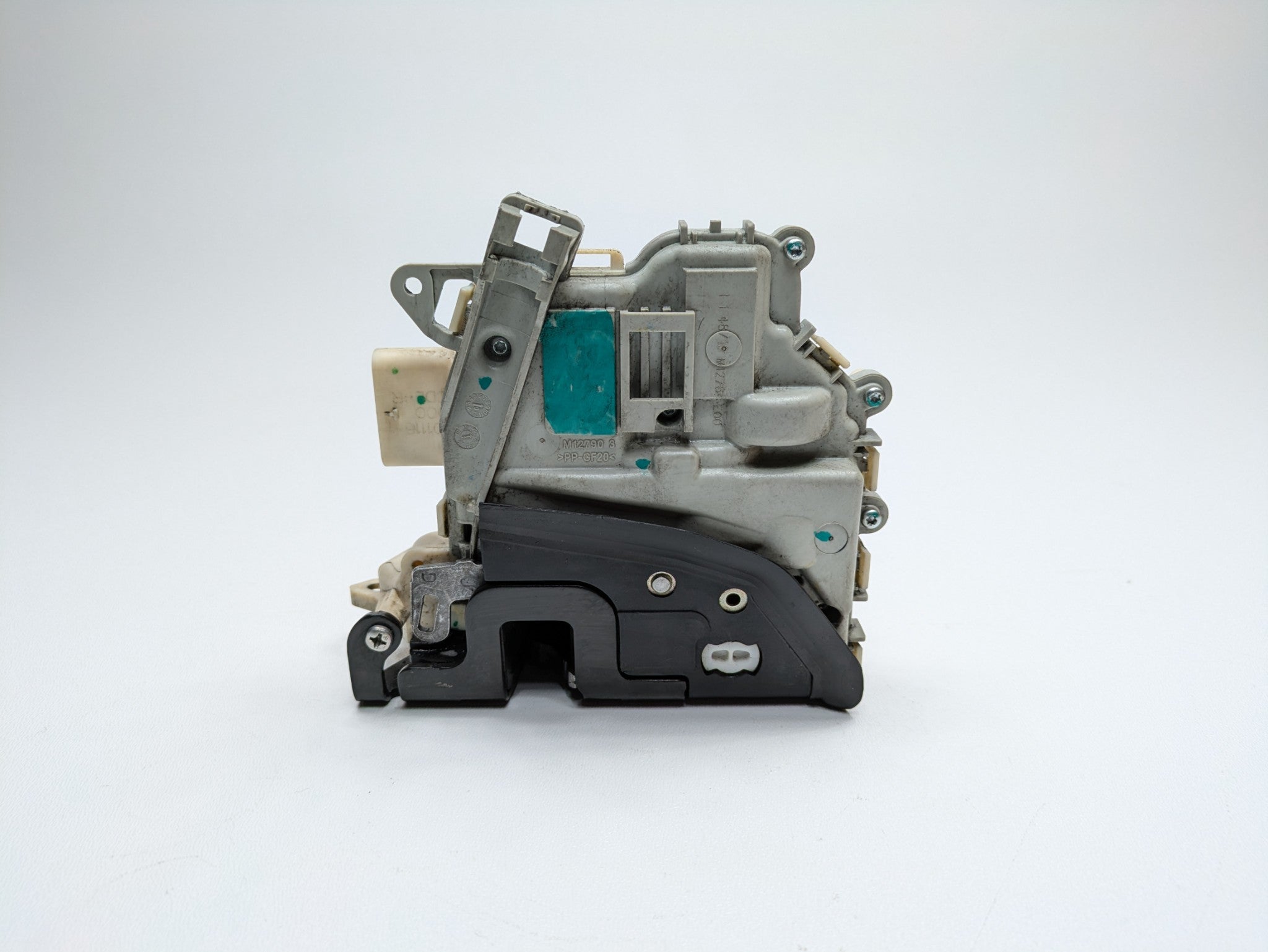 2008 - 2011 OEM AUDI A4 FRONT RIGHT PASSENGER SIDE DOOR LATCH LOCK
