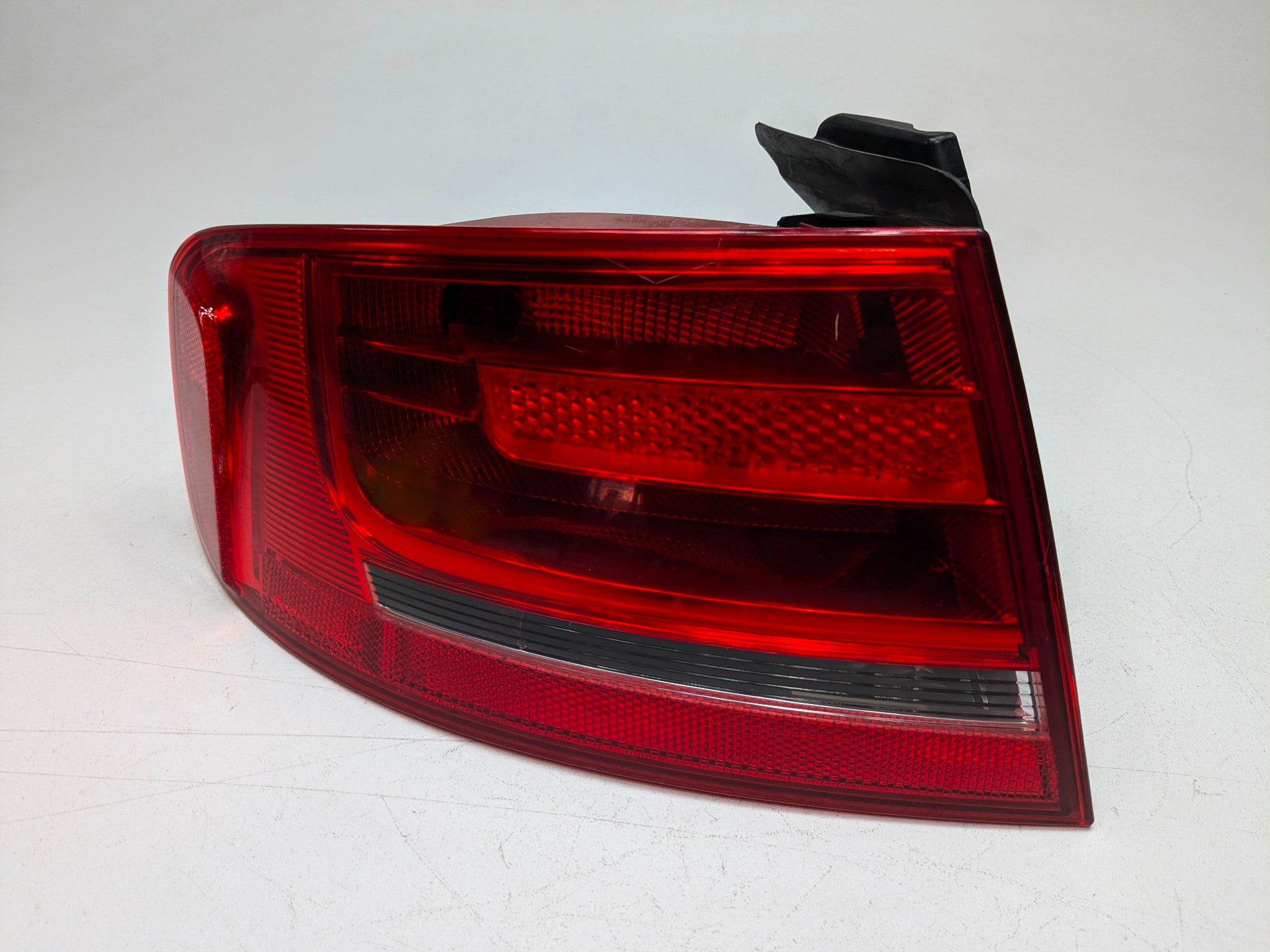 2008 - 2011 OEM AUDI A4 PASSENGER REAR LEFT SIDE OUTER TAIL LIGHT