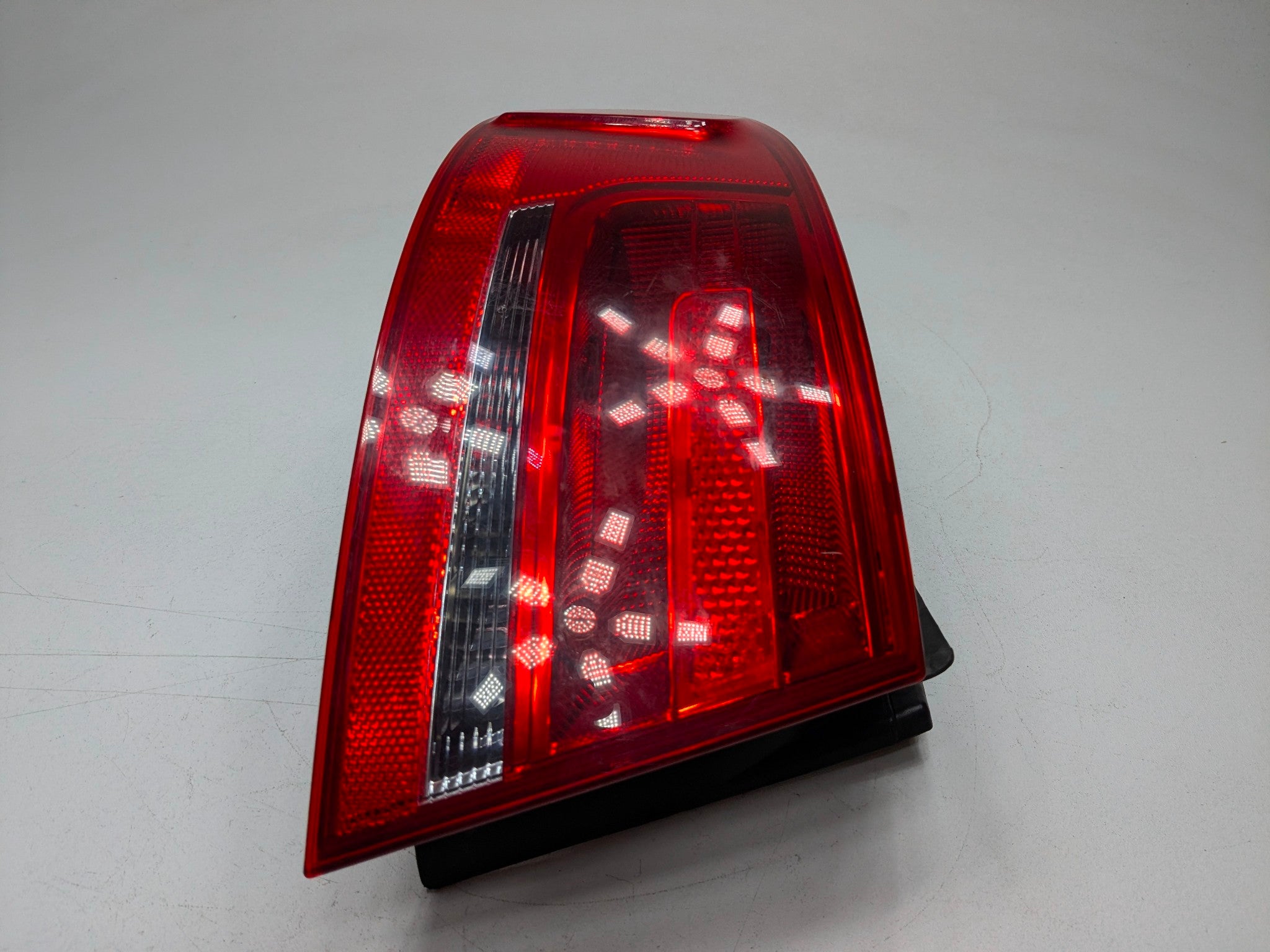 2008 - 2011 OEM AUDI A4 PASSENGER REAR LEFT SIDE OUTER TAIL LIGHT
