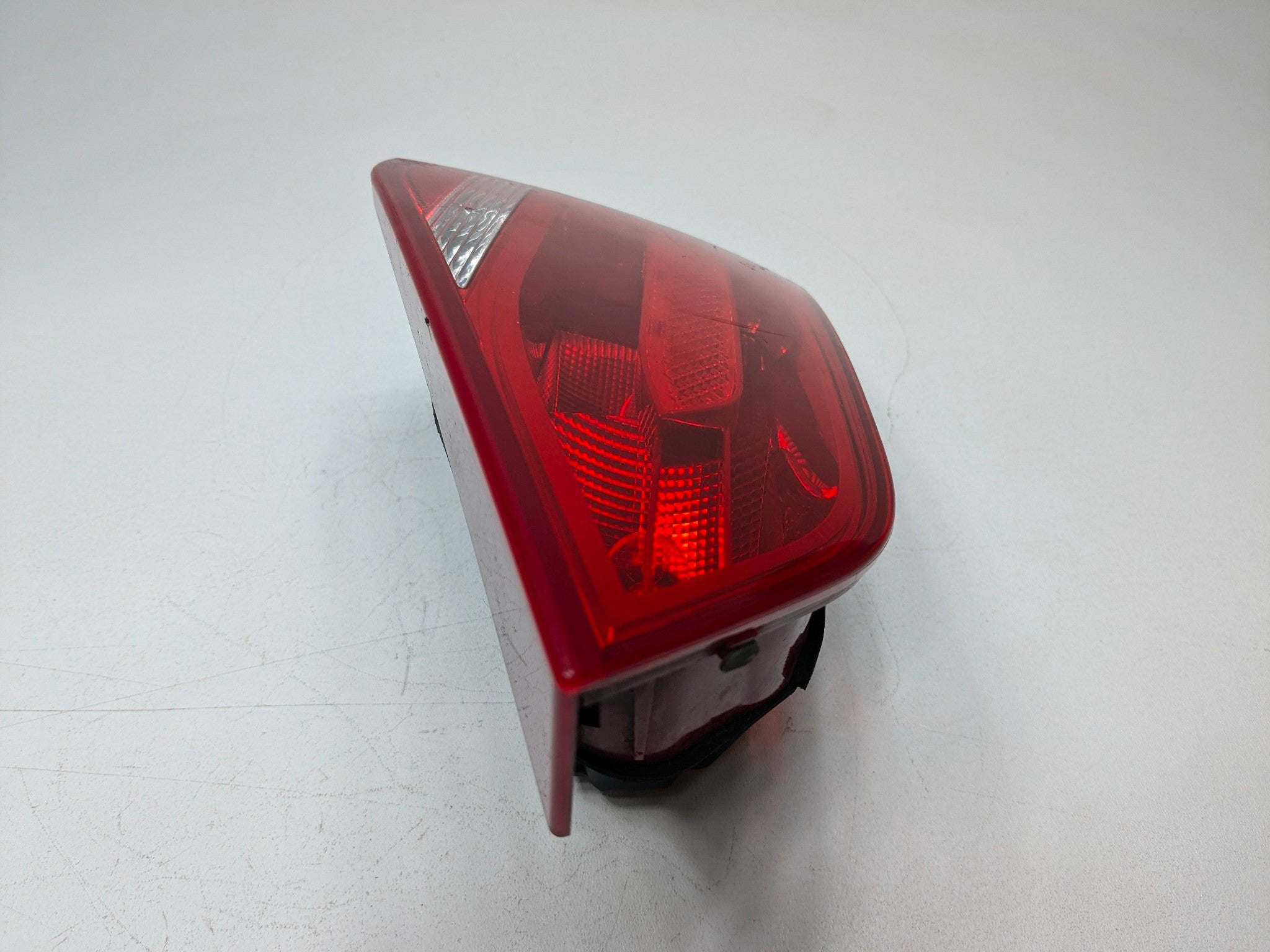 2008 - 2011 OEM AUDI A4 REAR LEFT TAIL LIGHT BRAKE LAMP LID ASSEMBLY