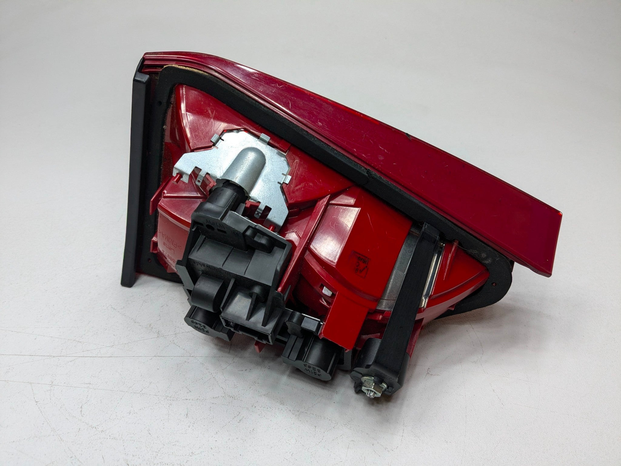 2008 - 2011 OEM AUDI A4 REAR LEFT TAIL LIGHT BRAKE LAMP LID ASSEMBLY