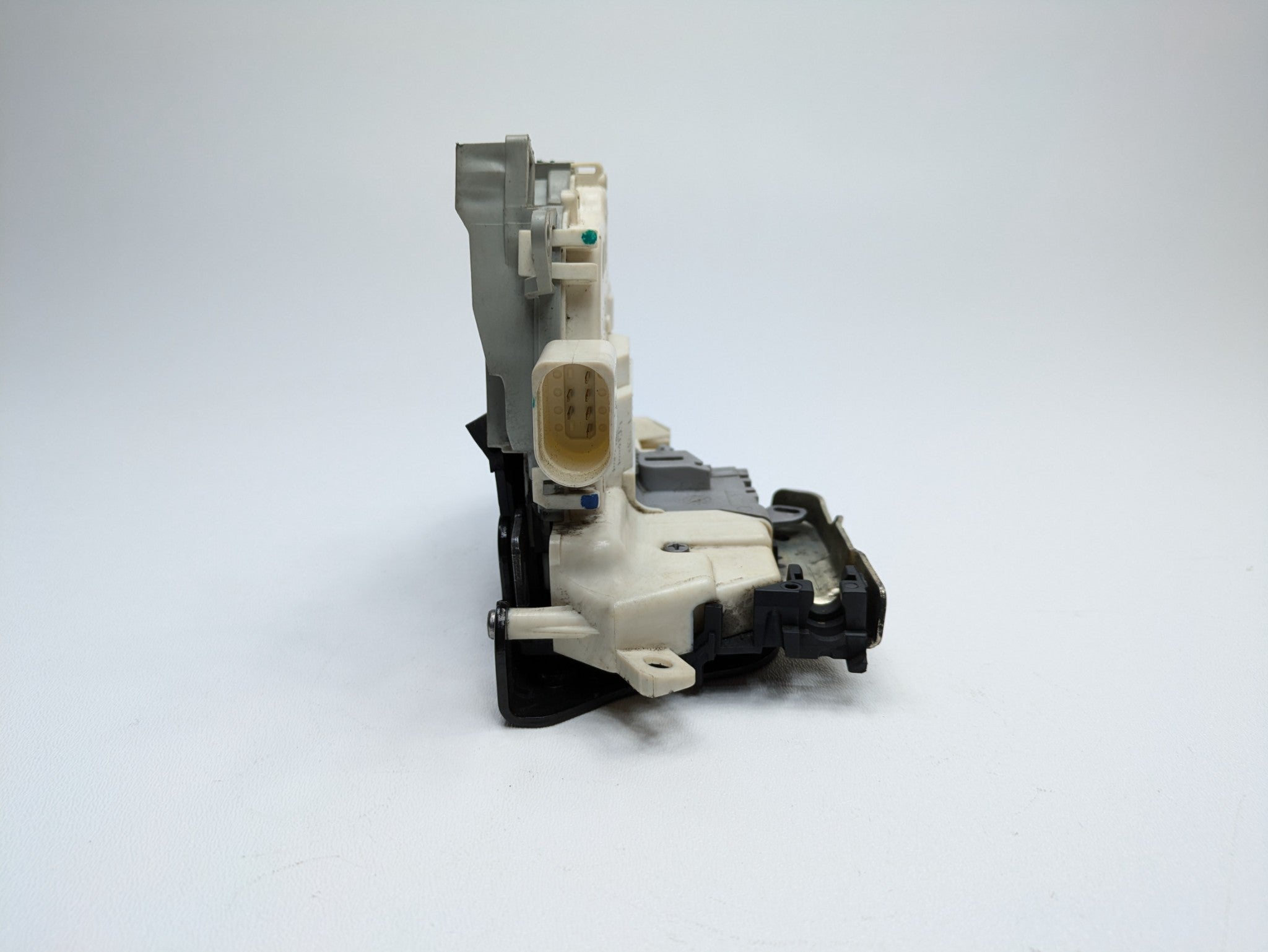 2008 - 2011 OEM AUDI A4 FRONT LEFT DRIVER SIDE DOOR LATCH LOCK ACTUATOR
