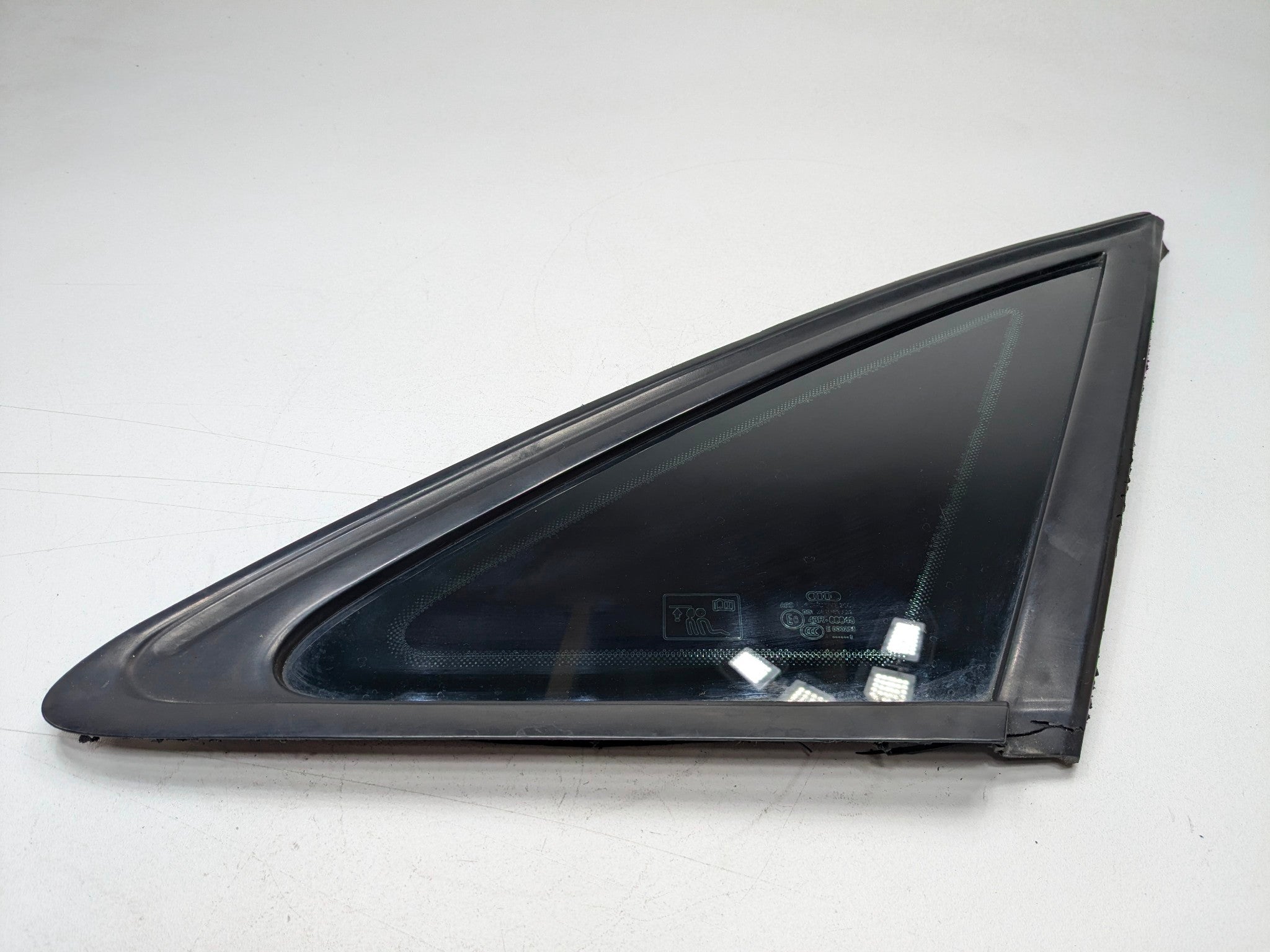 2008 - 2011 OEM AUDI A4 REAR RIGHT PASSENGER SIDE DOOR VENT WINDOW GLASS