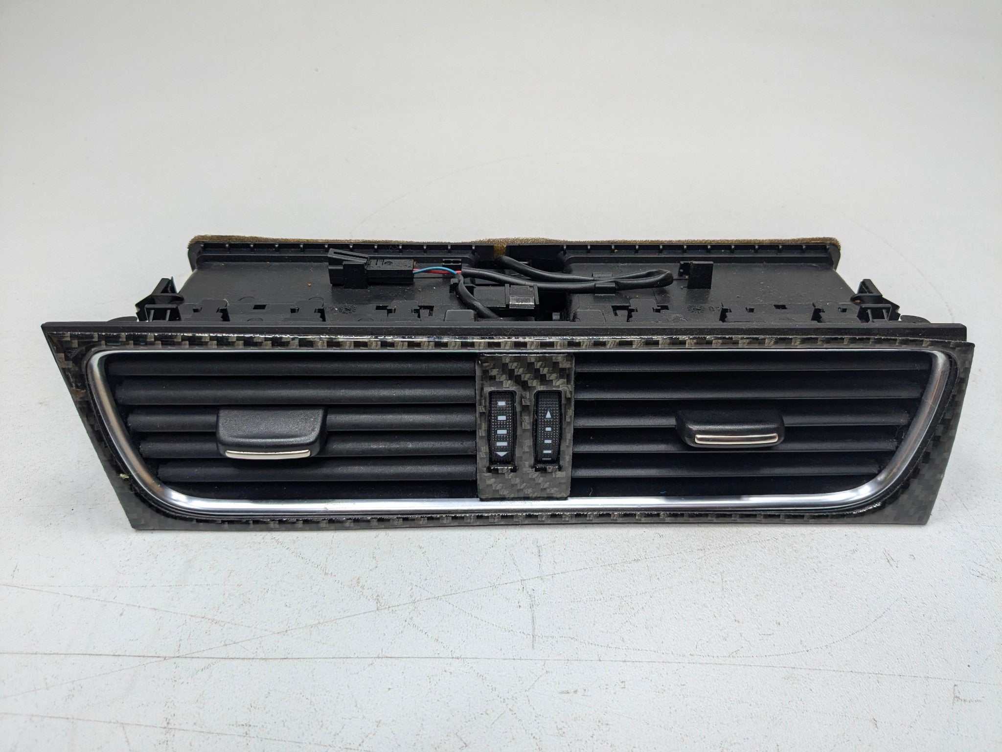 2008 - 2011 OEM AUDI A4 FRONT CENTER AC CONDITIONING BLOWER HEATER AIR VENT