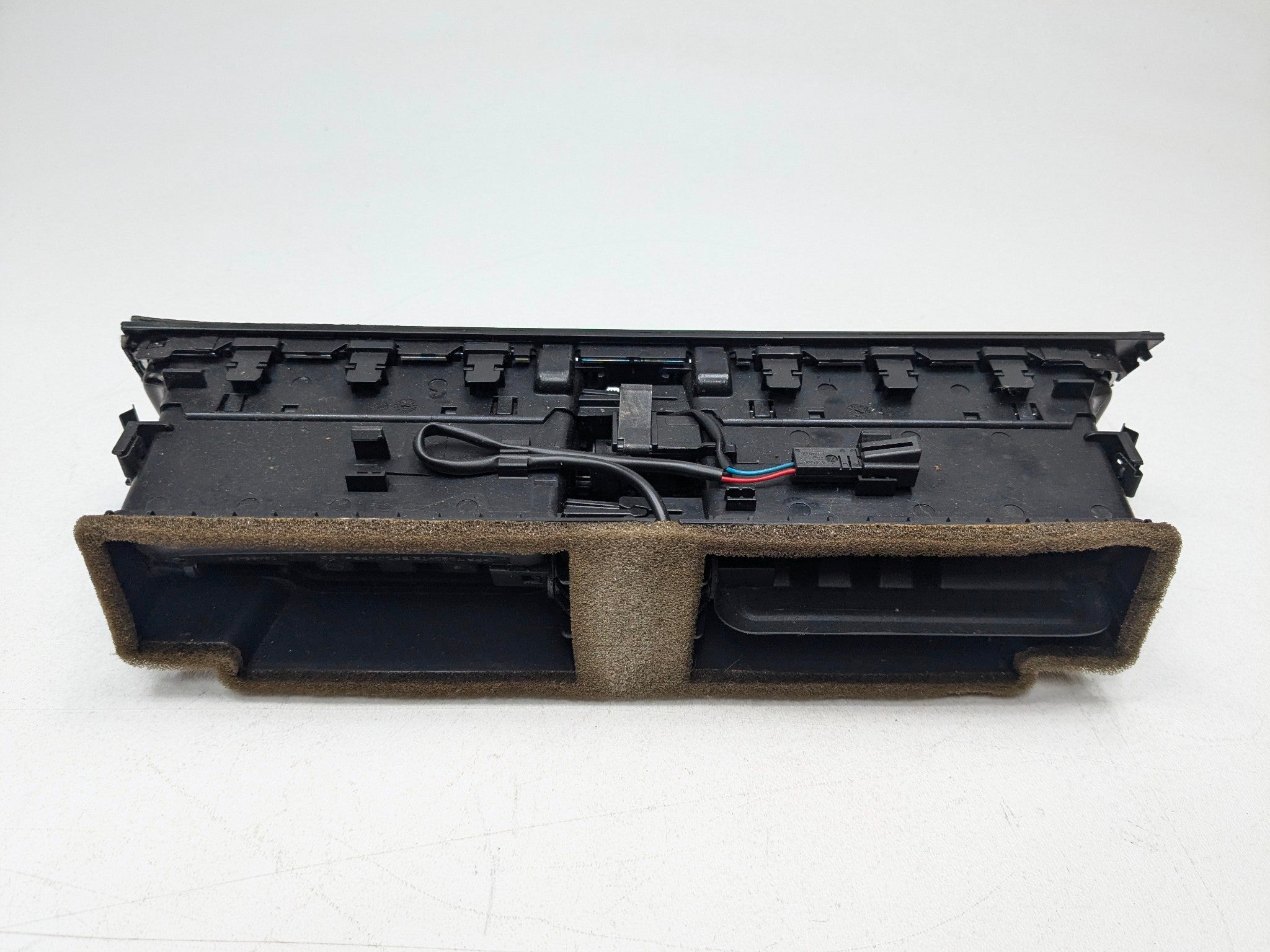 2008 - 2011 OEM AUDI A4 FRONT CENTER AC CONDITIONING BLOWER HEATER AIR VENT
