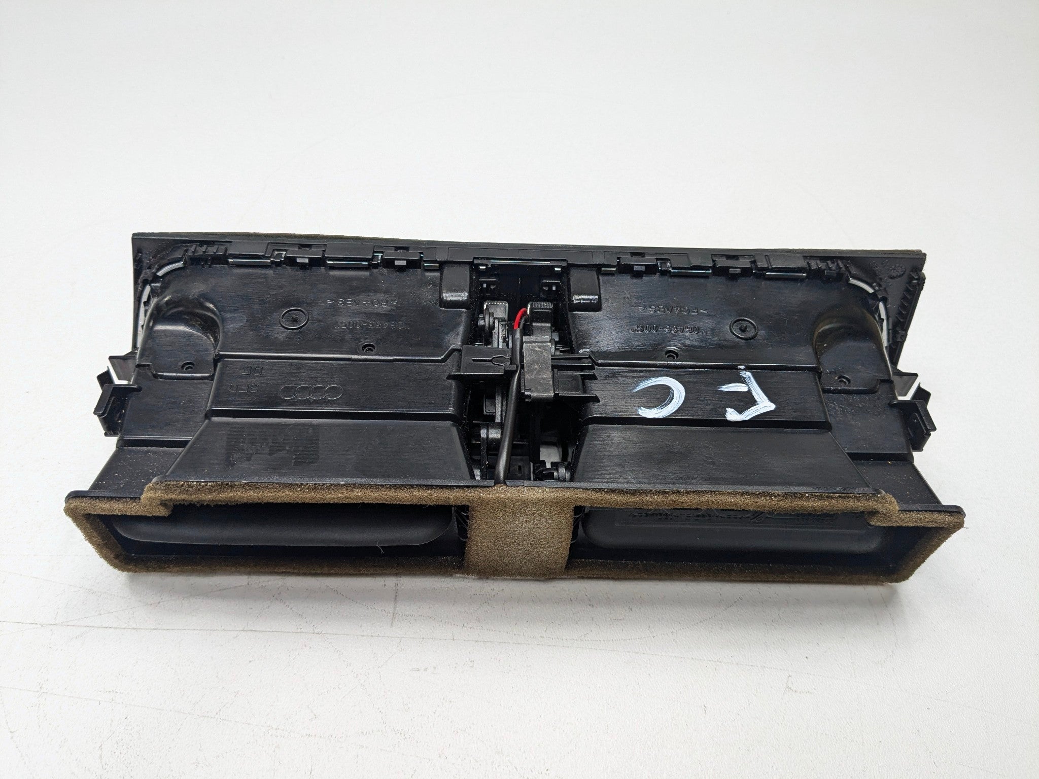 2008 - 2011 OEM AUDI A4 FRONT CENTER AC CONDITIONING BLOWER HEATER AIR VENT