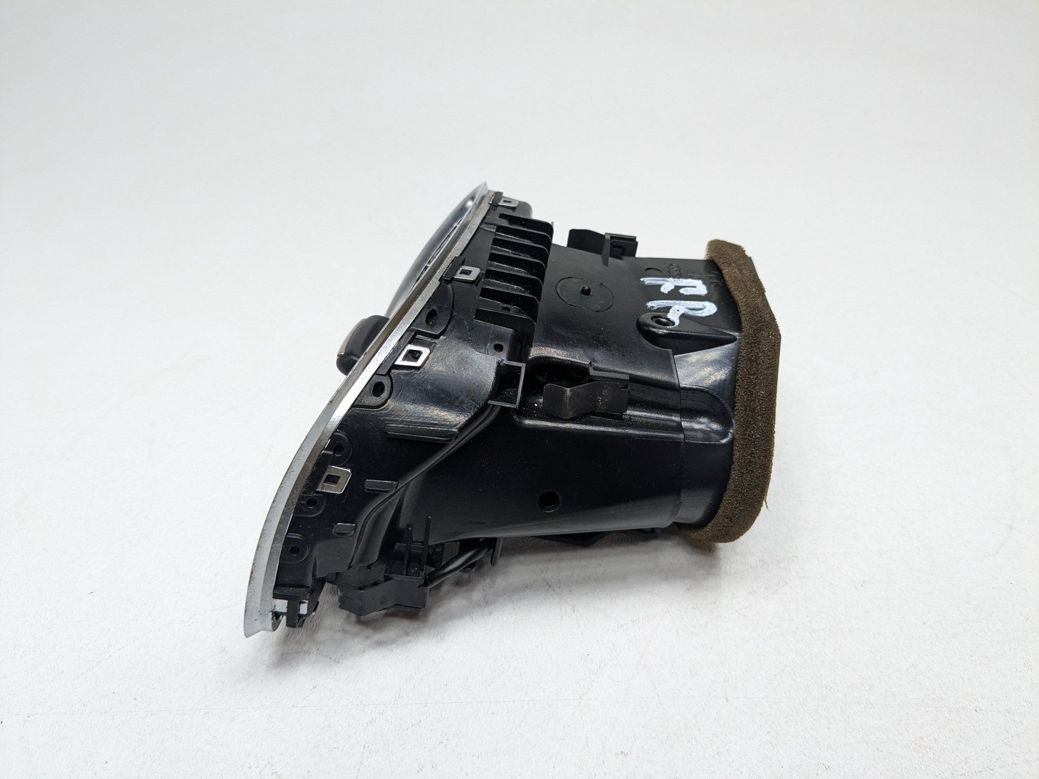 2008 - 2011 OEM AUDI A4 FRONT RIGHT PASSENGER SIDE DASH AC HEATER AIR VENT