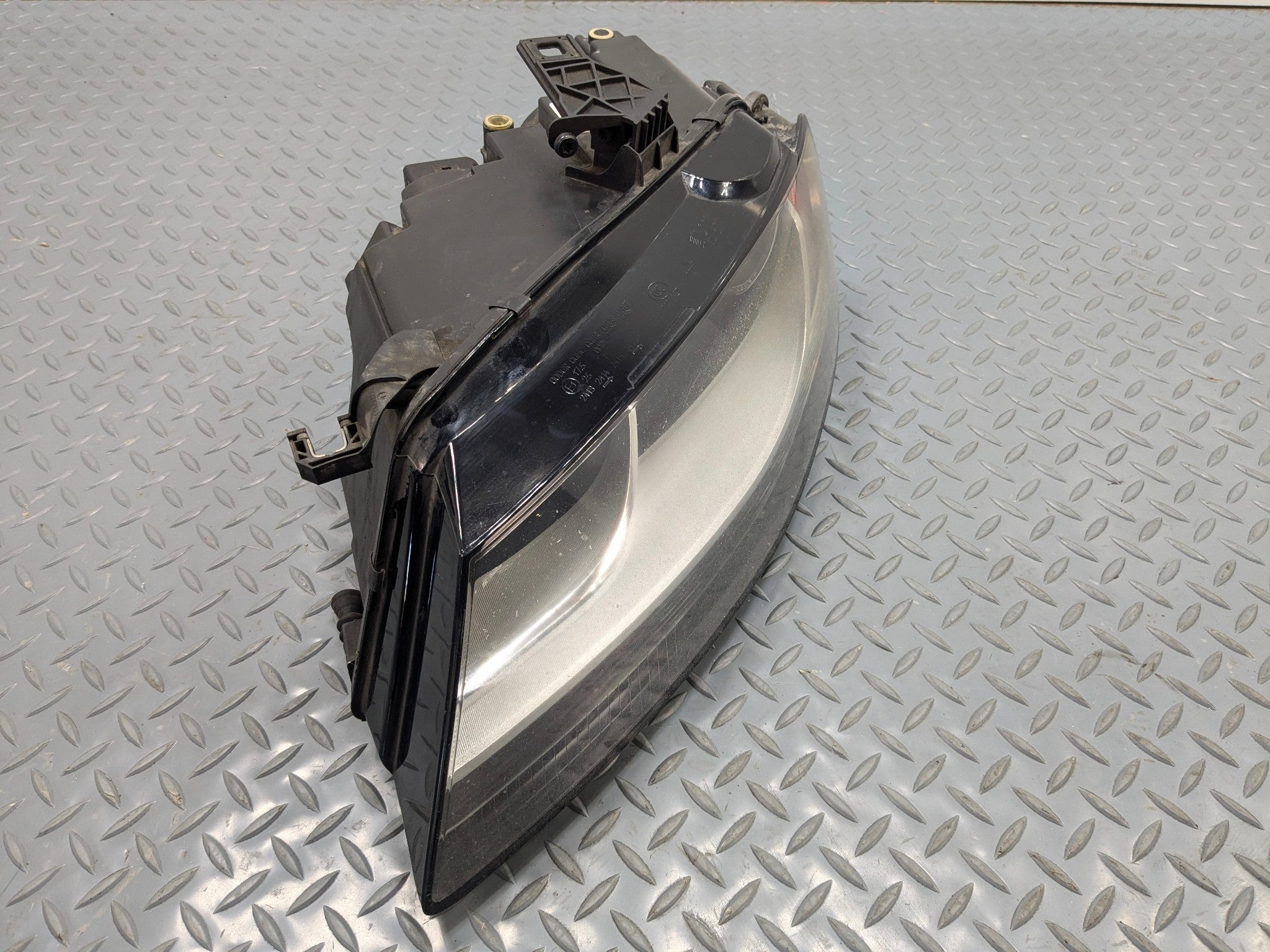 2008 - 2011 OEM AUDI A4 FRONT LEFT DRIVER SIDE HEADLAMP ASSEMBLY