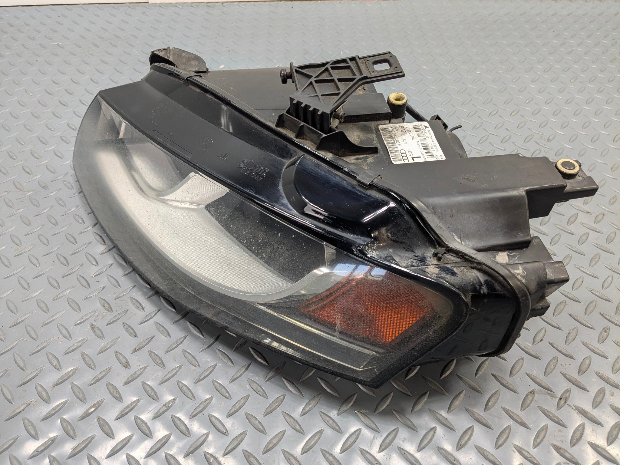 2008 - 2011 OEM AUDI A4 FRONT LEFT DRIVER SIDE HEADLAMP ASSEMBLY