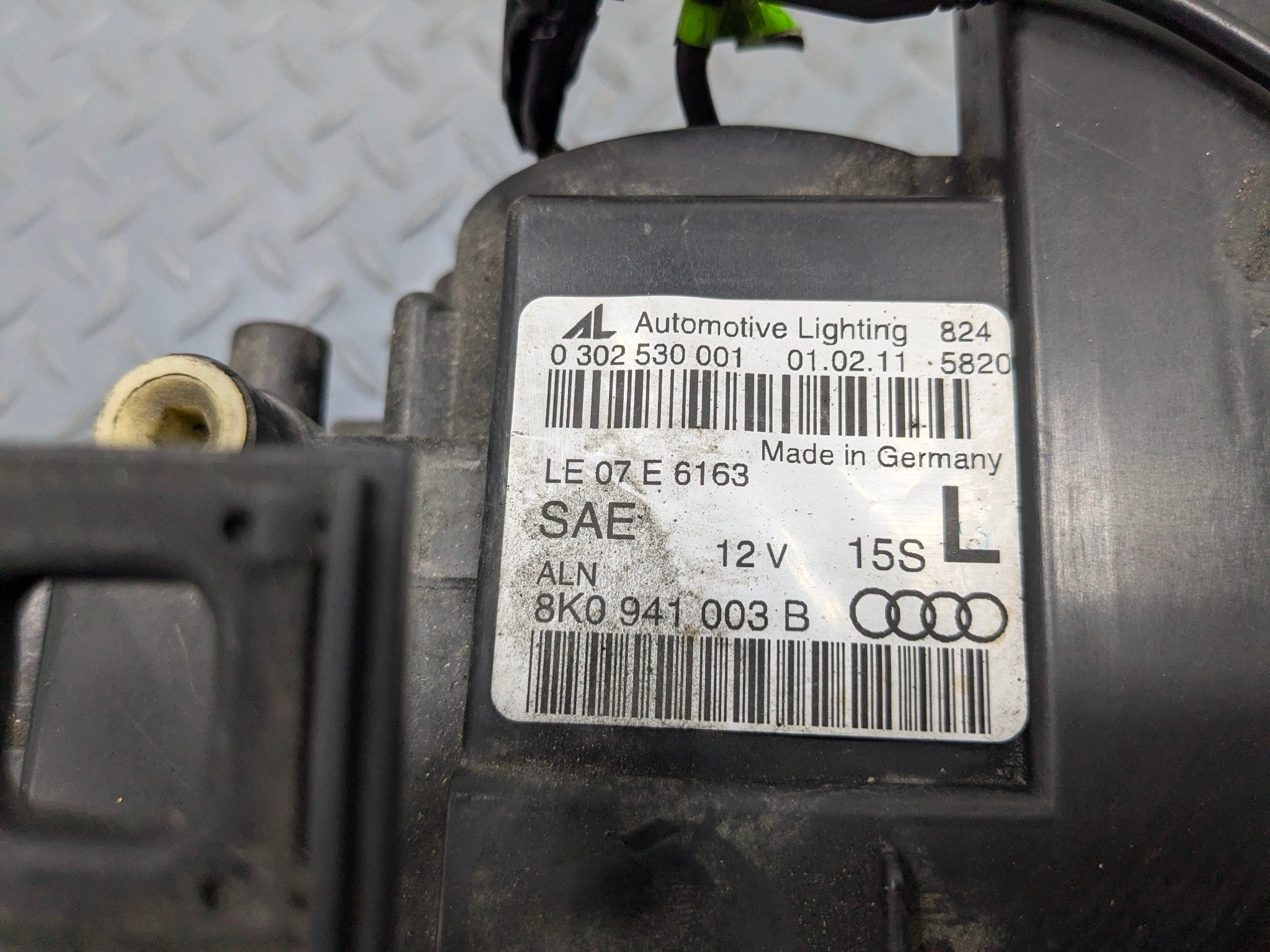 2008 - 2011 OEM AUDI A4 FRONT LEFT DRIVER SIDE HEADLAMP ASSEMBLY
