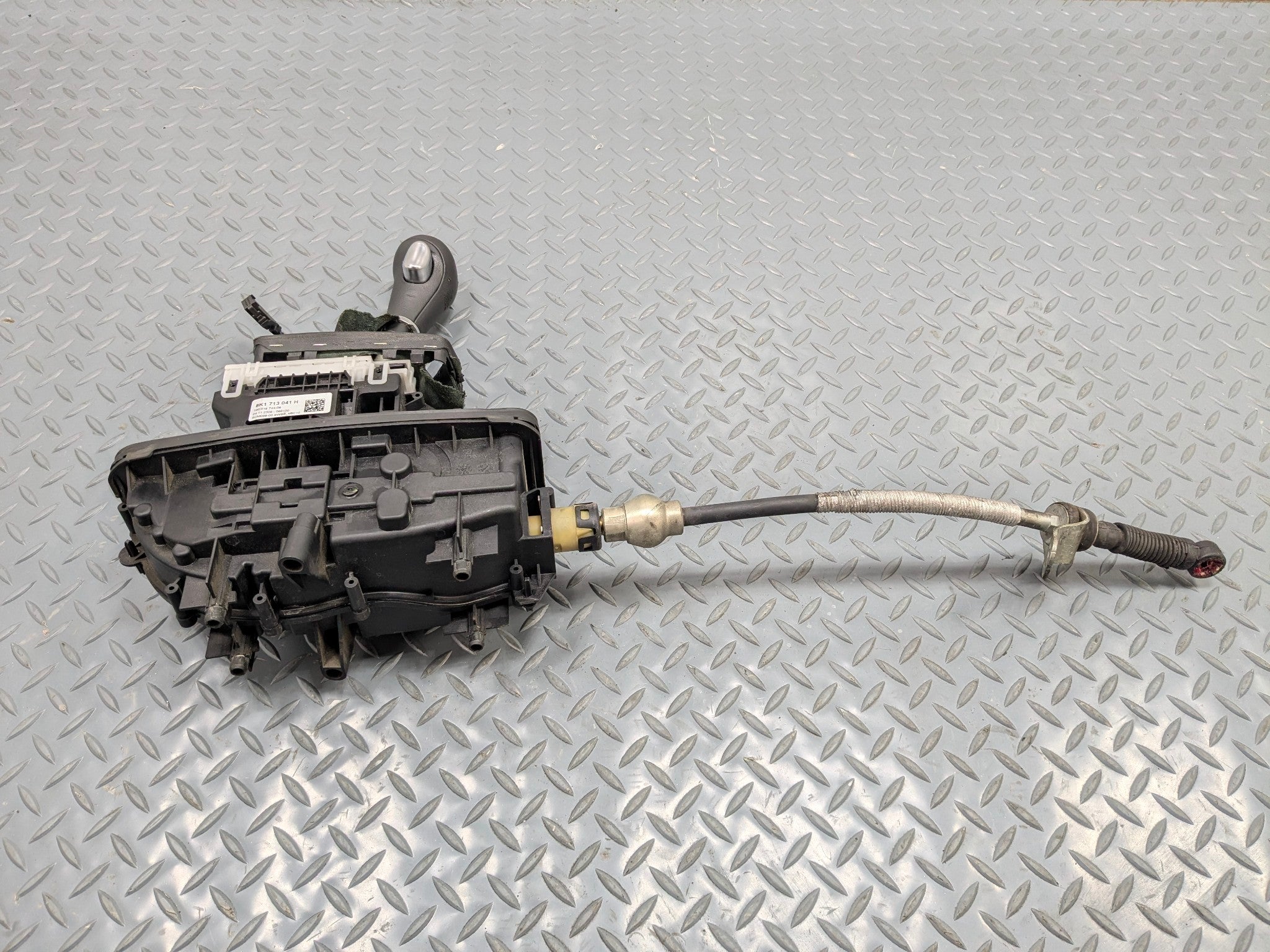 2008 - 2011 OEM AUDI A4 AUTOMATIC TRANSMISSION GEAR FLOOR SHIFTER SELECTOR
