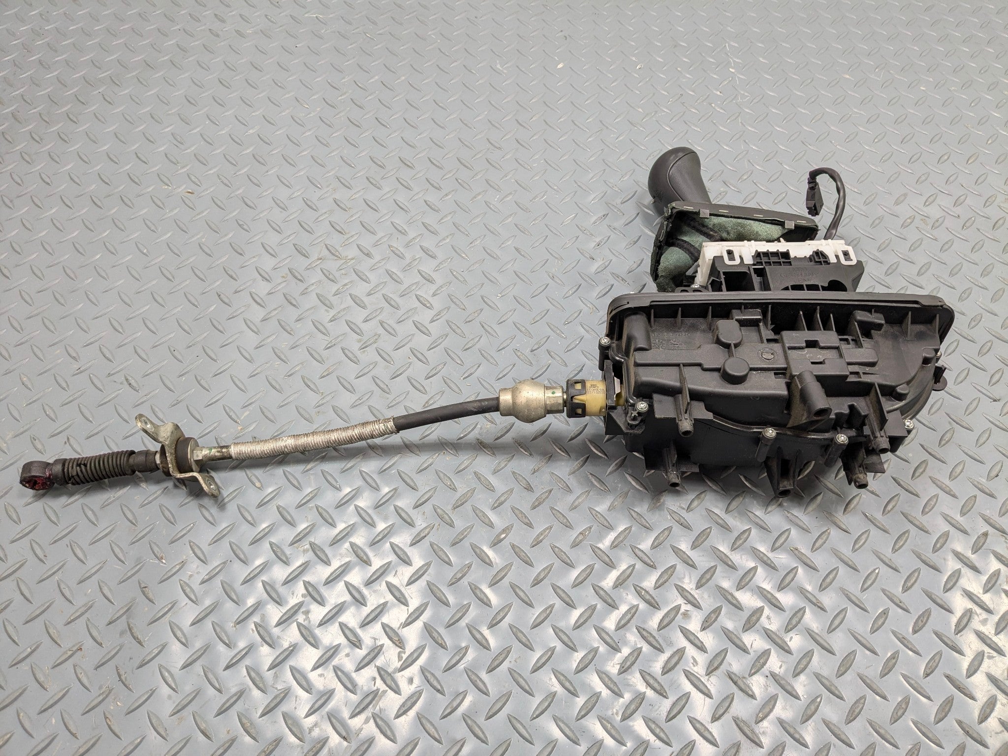 2008 - 2011 OEM AUDI A4 AUTOMATIC TRANSMISSION GEAR FLOOR SHIFTER SELECTOR