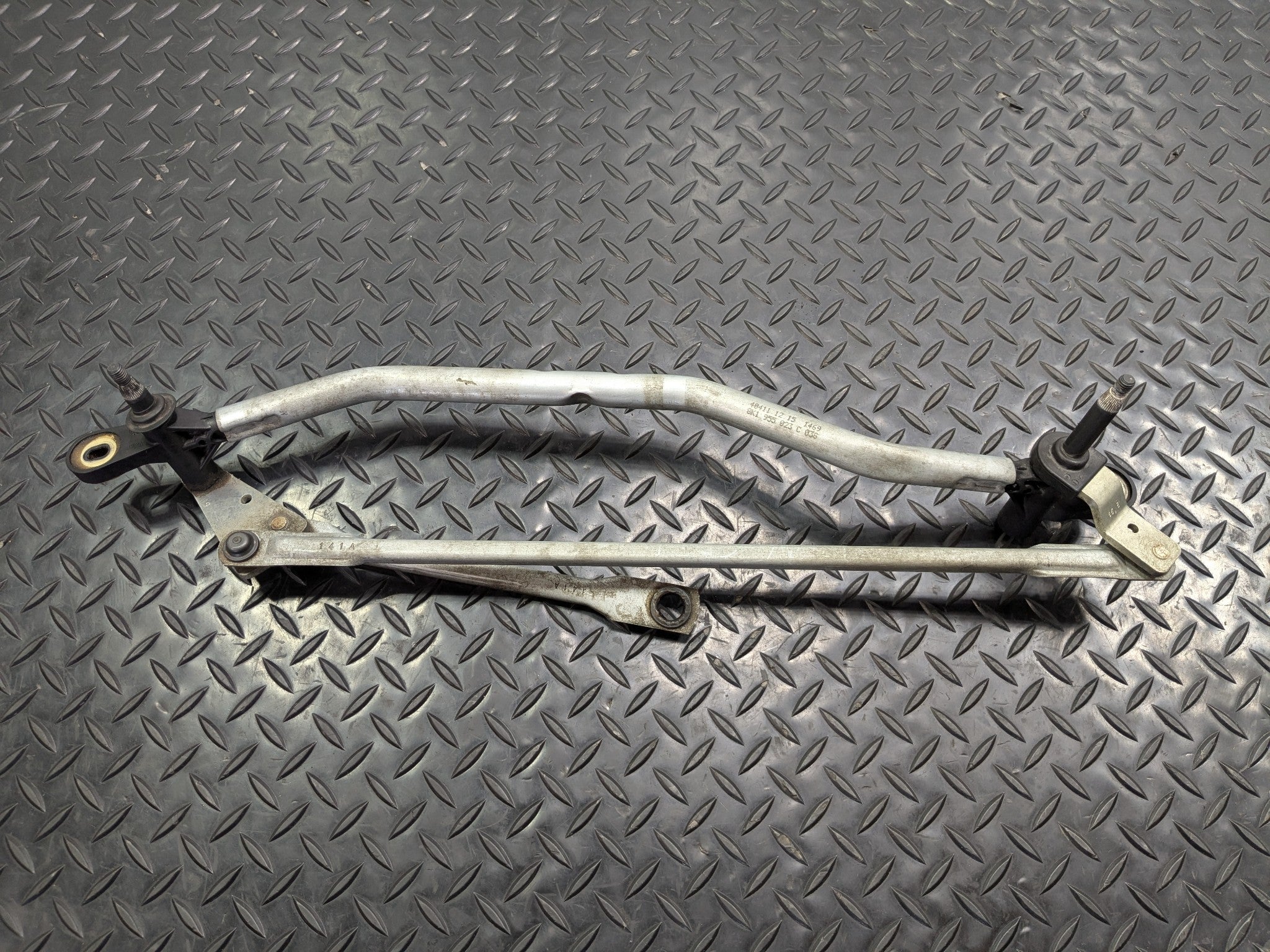2008 - 2011 OEM AUDI A4 FRONT WINDSHIELD WIPER TRANSMISSION LINKAGE