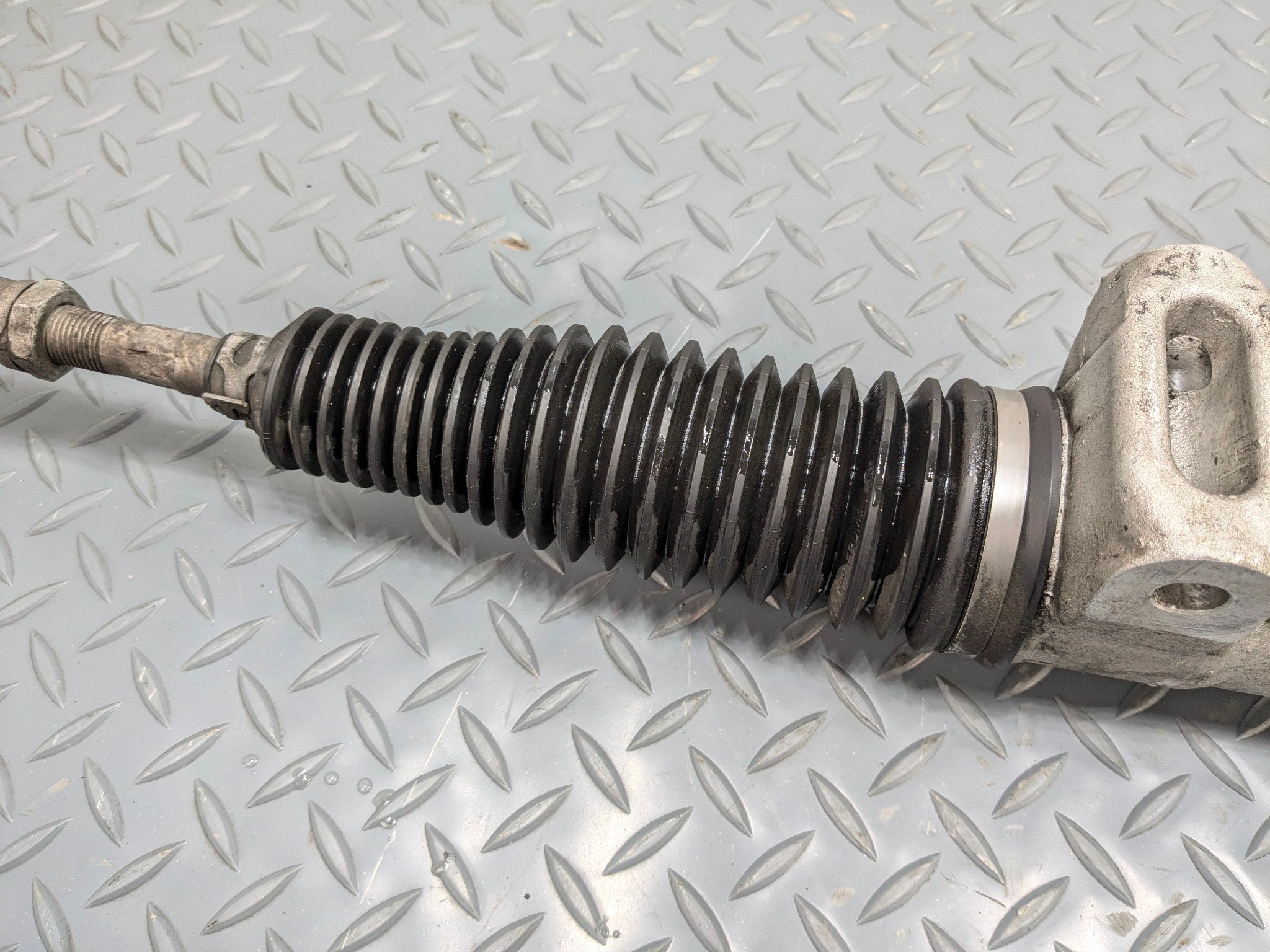 2008 - 2011 OEM AUDI A4 POWER STEERING GEAR RACK AND PINION ASSEMBLY