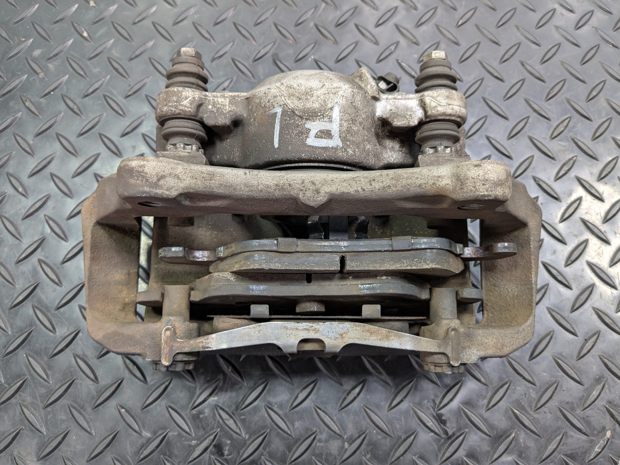 2008 - 2011 OEM AUDI A4 FRONT LEFT DRIVER SIDE BRAKE CALIPER