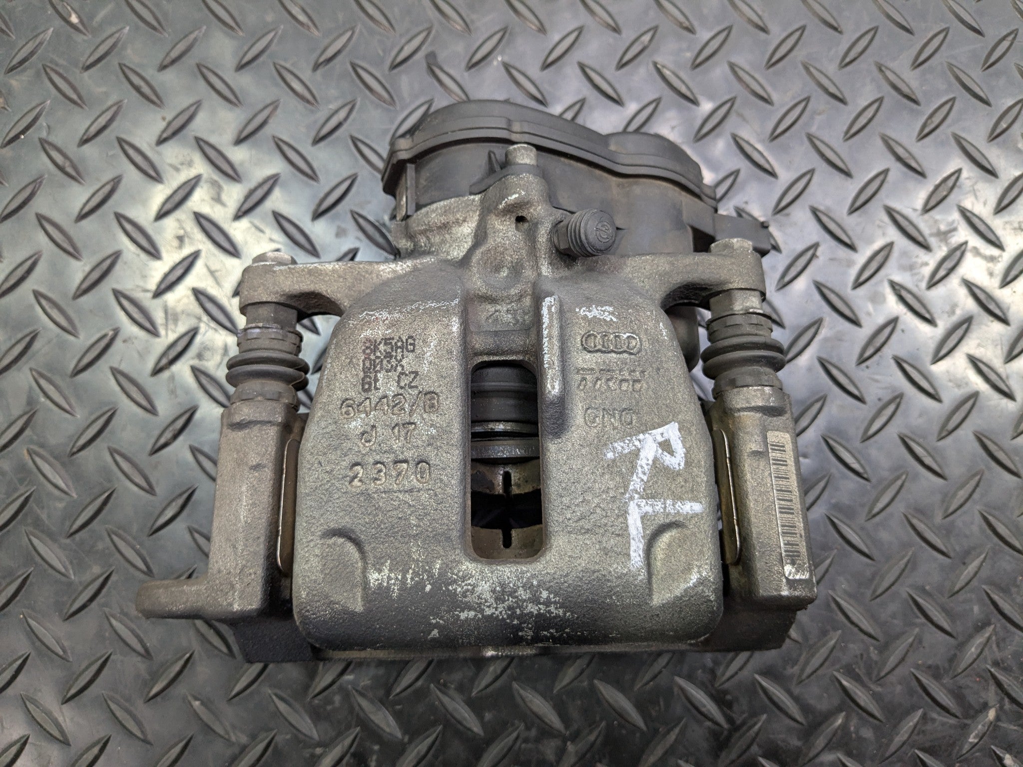 2008 - 2011 OEM AUDI A4 REAR LEFT DRIVER SIDE BRAKE CALIPER