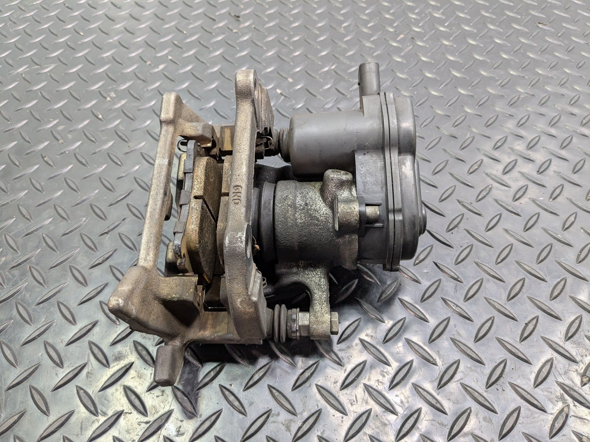 2008 - 2011 OEM AUDI A4 REAR LEFT DRIVER SIDE BRAKE CALIPER