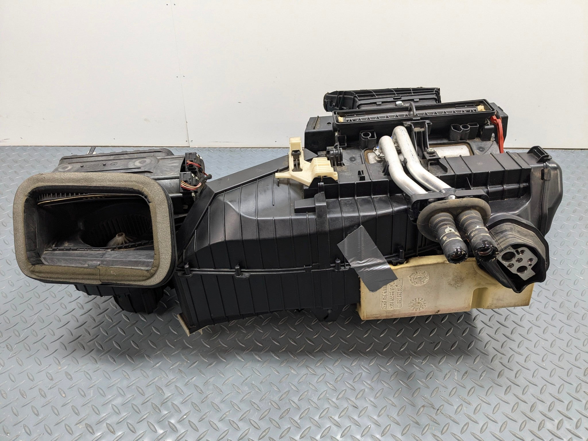 2008 - 2011 OEM AUDI A4 HVAC EVAPORATOR HEATER CORE HOUSING BOX ASSEMBLY