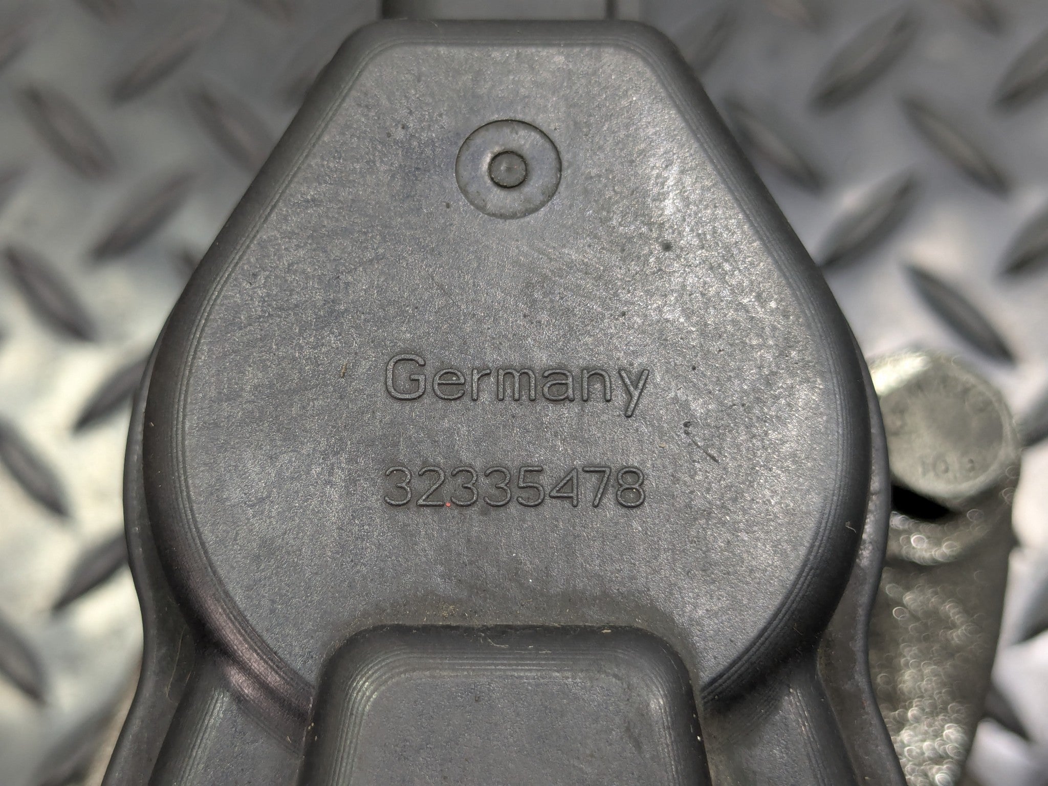 2008 - 2011 OEM AUDI A4 REAR LEFT DRIVER SIDE BRAKE CALIPER