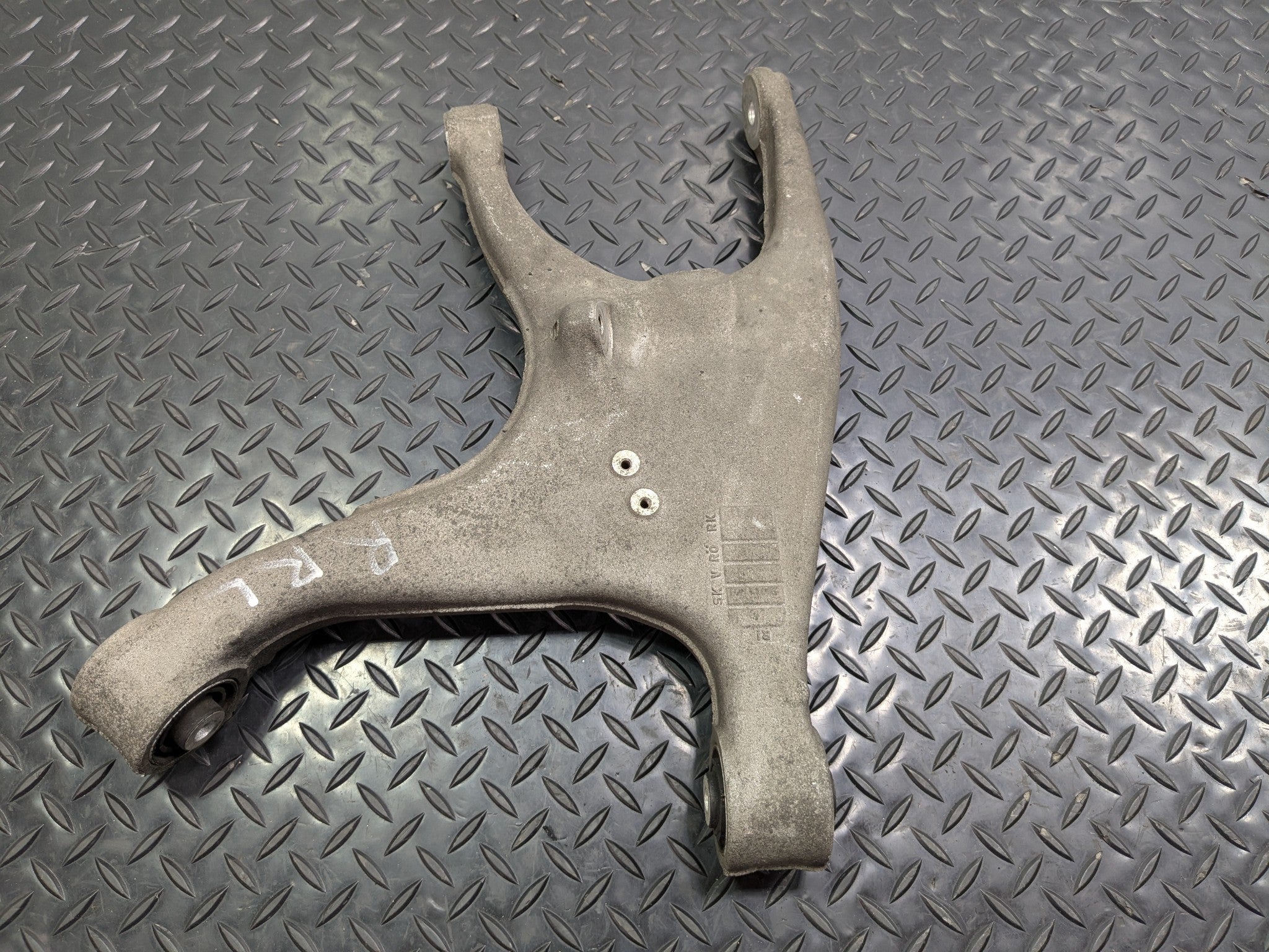 2008 - 2011 OEM AUDI A4 REAR RIGHT SIDE REARWARD LOWER CONTROL ARM ASSEMBLY
