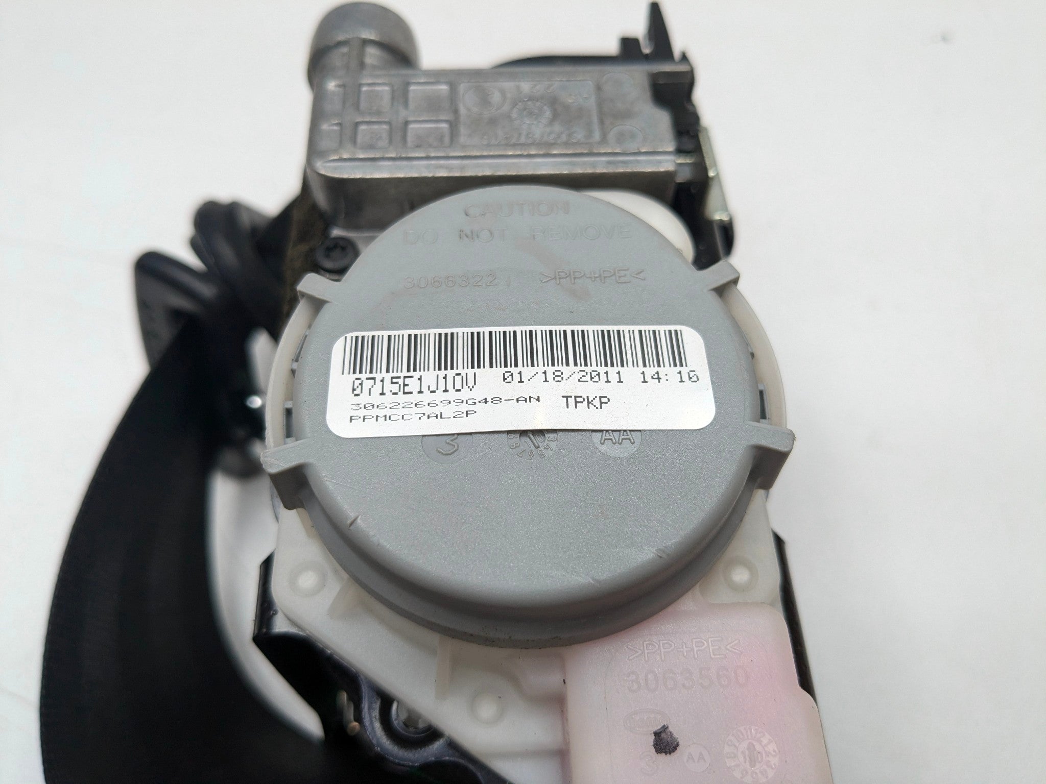 2008 - 2011 OEM AUDI A4 FRONT RIGHT PASSENGER SIDE SEAT BELT RETRACTOR