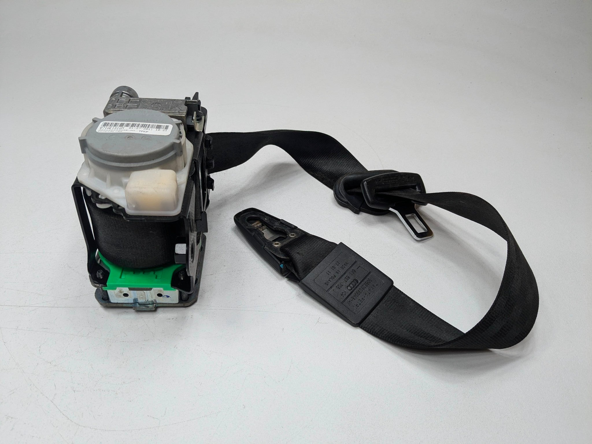 2008 - 2011 OEM AUDI A4 FRONT LEFT DRIVER SIDE SEAT BELT RETRACTOR