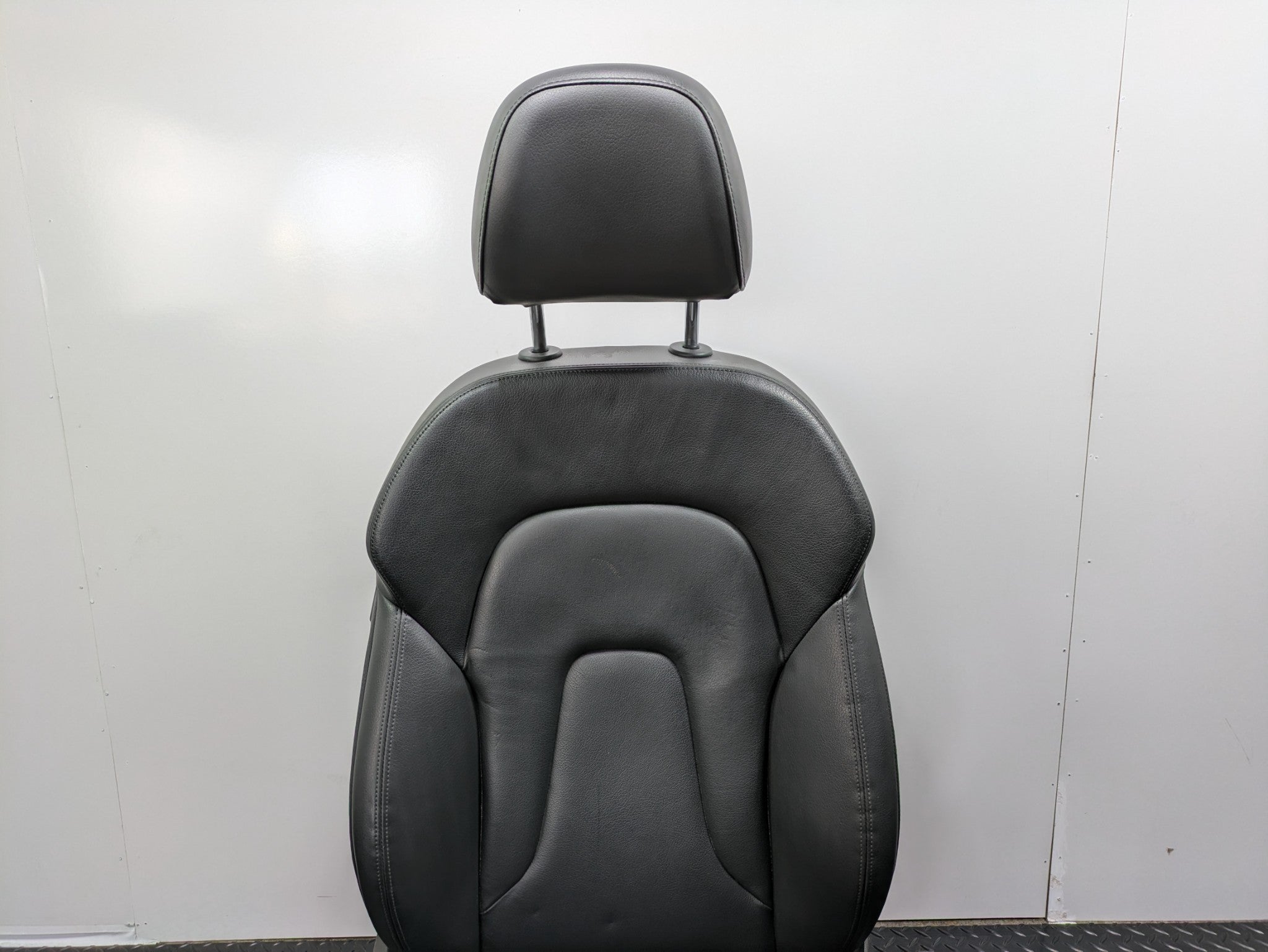 2008 - 2011 OEM AUDI A4 FRONT RIGHT PASSENGER SEAT WITH HEADREST BLACK LEATHER
