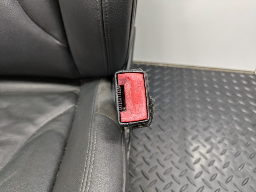 2008 - 2011 OEM AUDI A4 FRONT RIGHT PASSENGER SEAT WITH HEADREST BLACK LEATHER