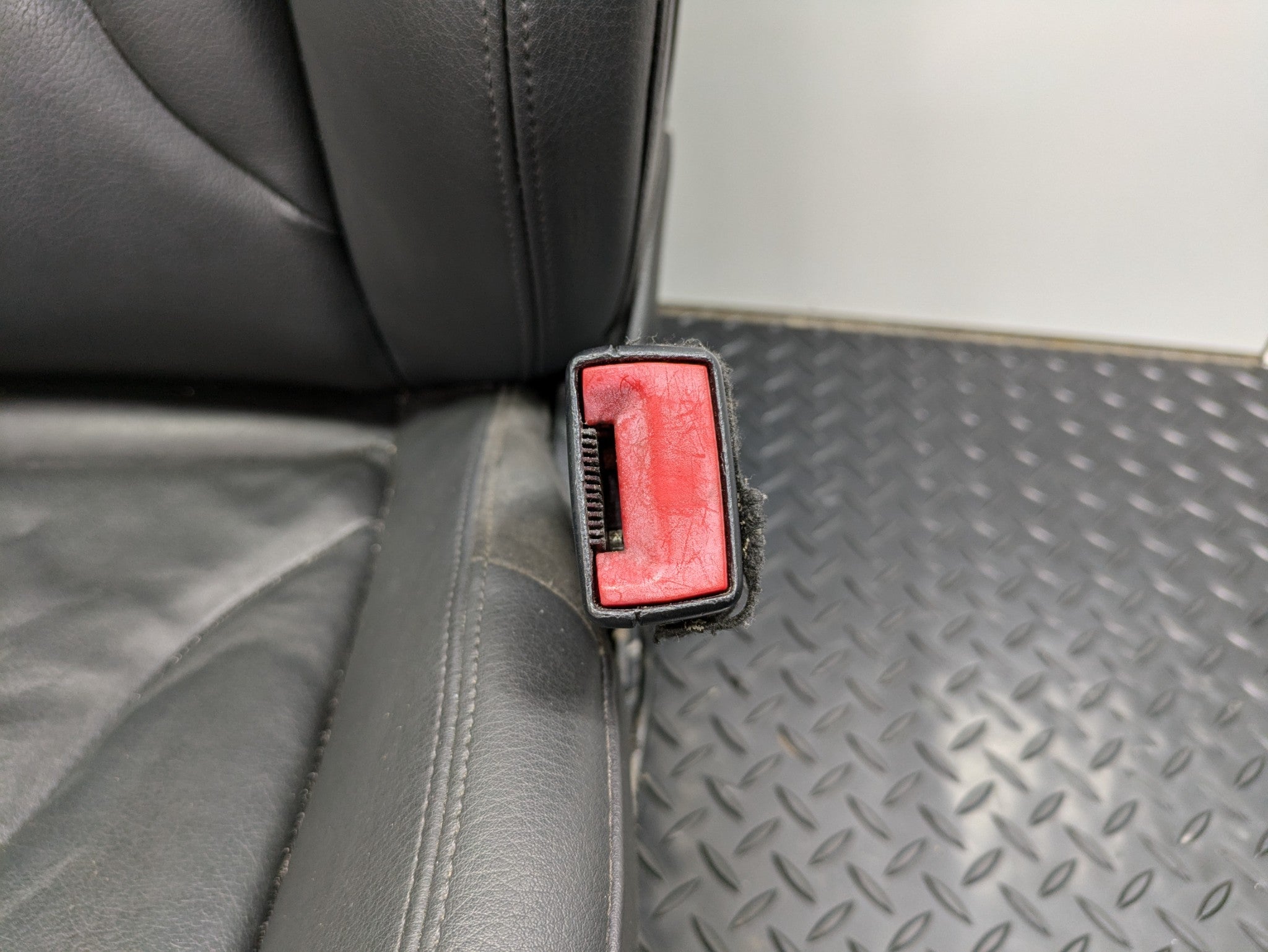 2008 - 2011 OEM AUDI A4 FRONT RIGHT PASSENGER SEAT WITH HEADREST BLACK LEATHER