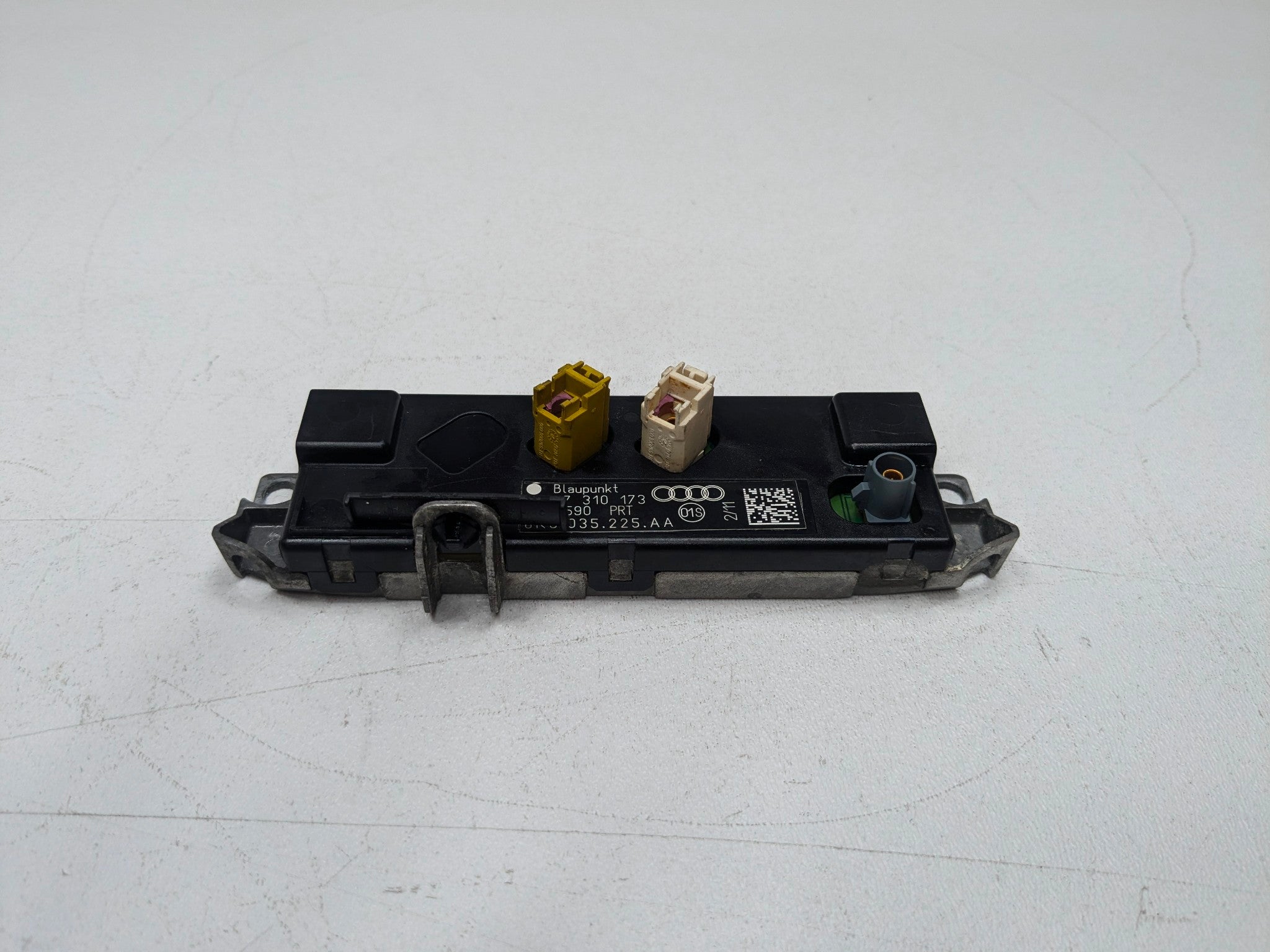 2008 - 2011 OEM AUDI A4 RADIO ANTENNA BOOSTER AMPLIFIER TRAP CIRCUIT MODULE