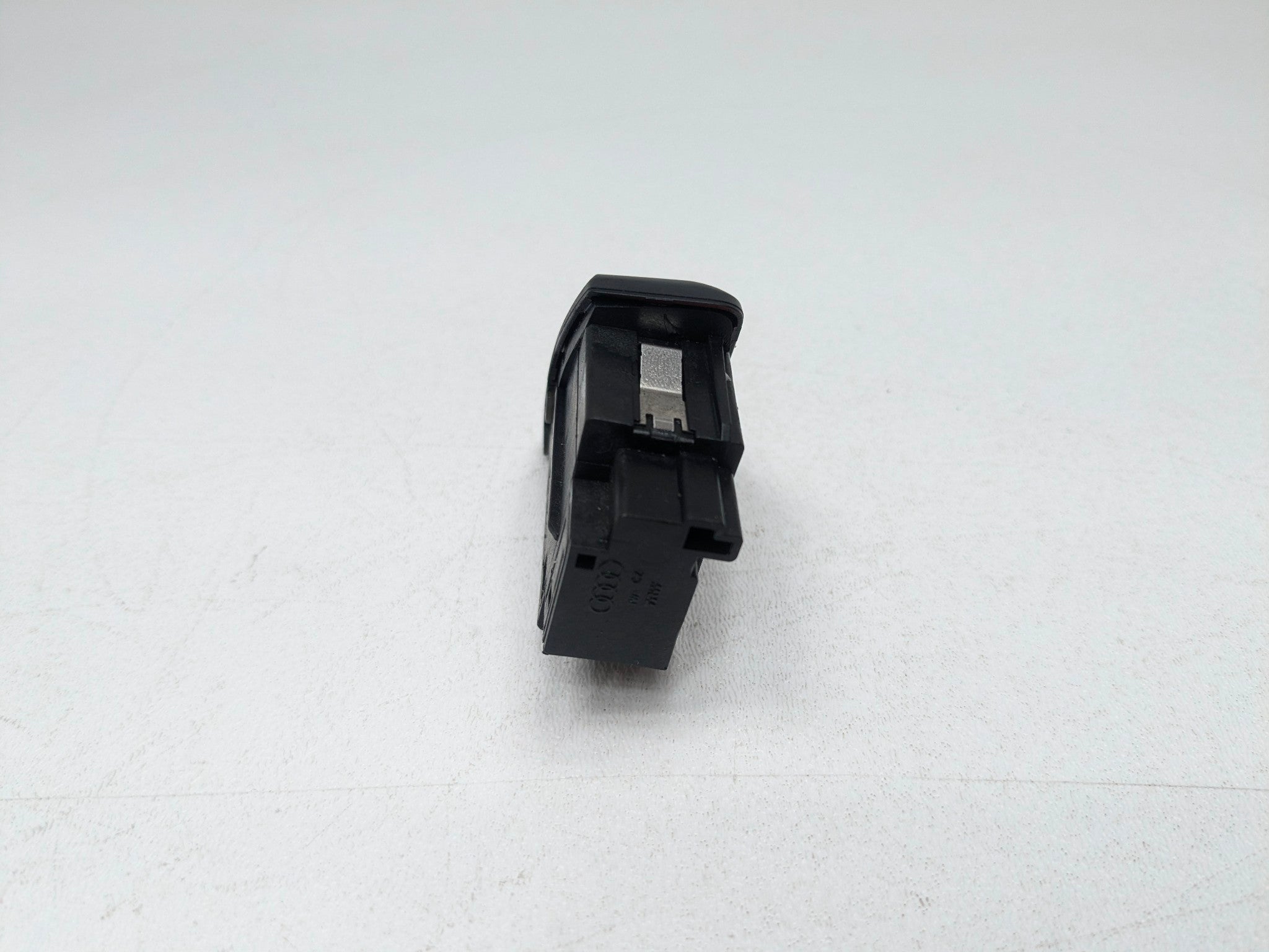 2008 - 2011 OEM AUDI A4 EMERGENCY HAZARD CONTROL SWITCH ASSEMBLY