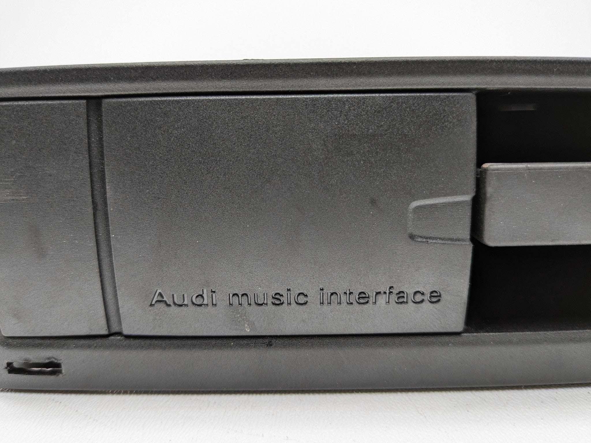 2008 - 2011 OEM AUDI A4 COMMUNICATION AUDIO INTERFACE CONTROL MODULE BOX