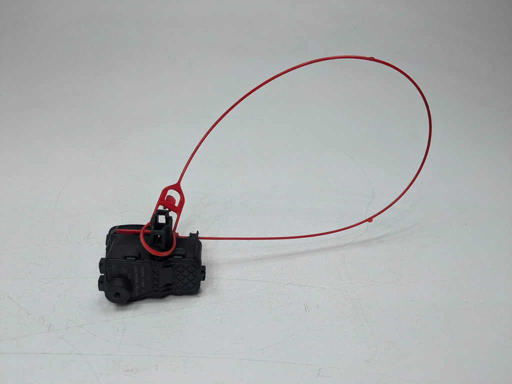 2008 - 2011 OEM AUDI A4 FUEL DOOR LOCK RELEASE ACTUATOR