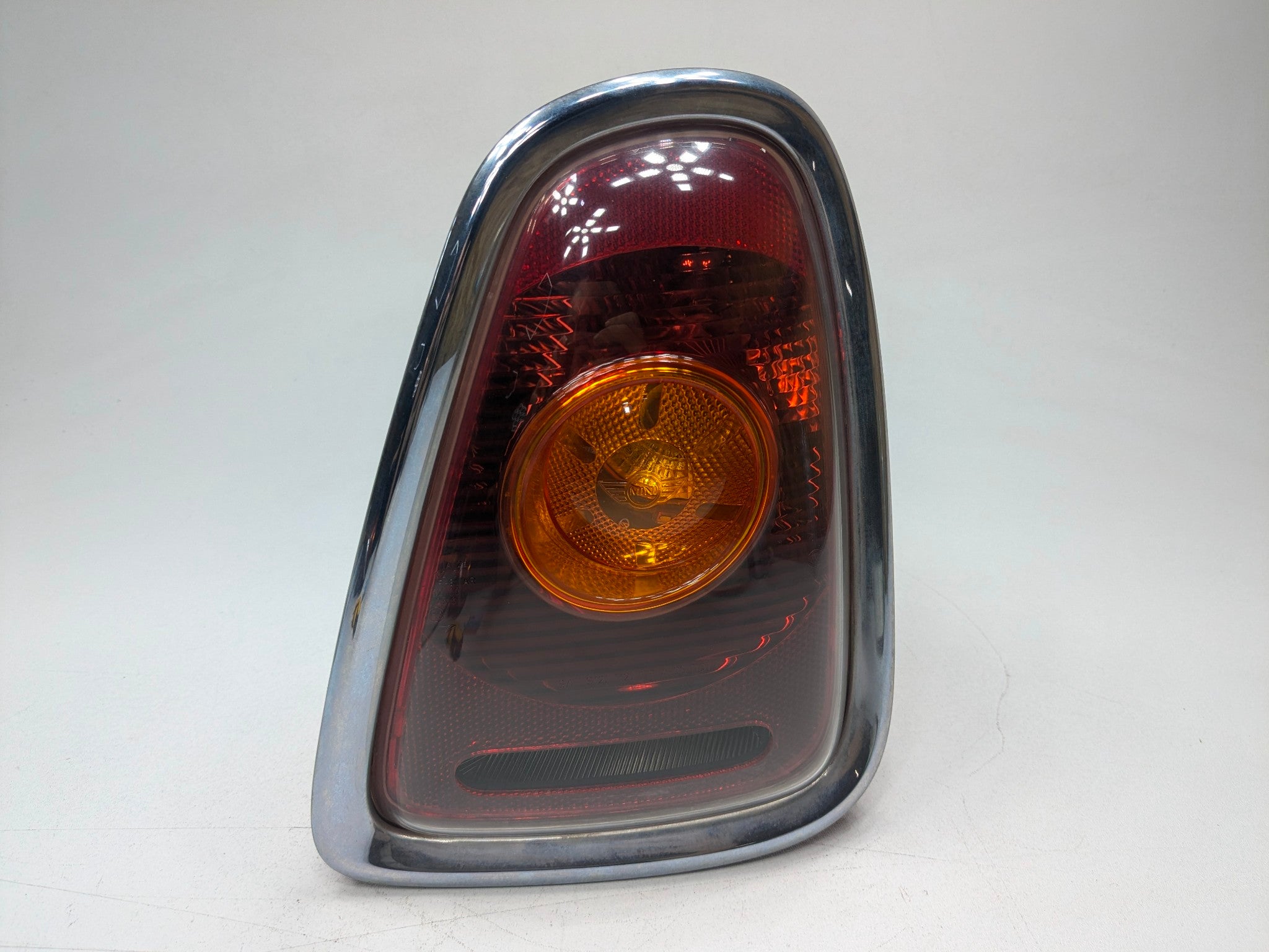 2006 - 2013 OEM MINI COOPER REAR RIGHT PASSENGER SIDE TAIL LIGHT ASSEMBLY