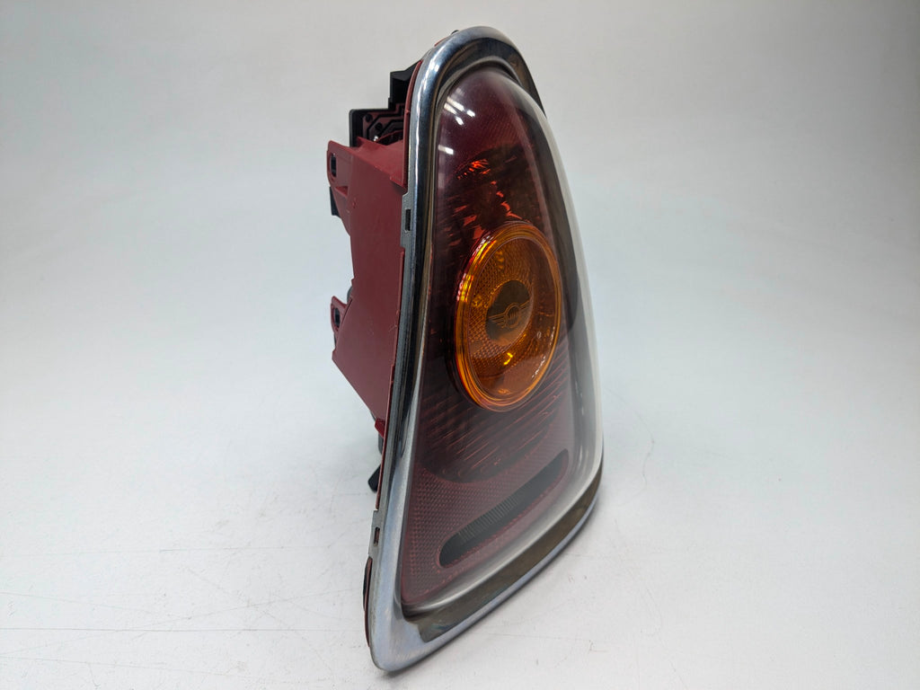 2006 - 2013 OEM MINI COOPER REAR RIGHT PASSENGER SIDE TAIL LIGHT ASSEMBLY