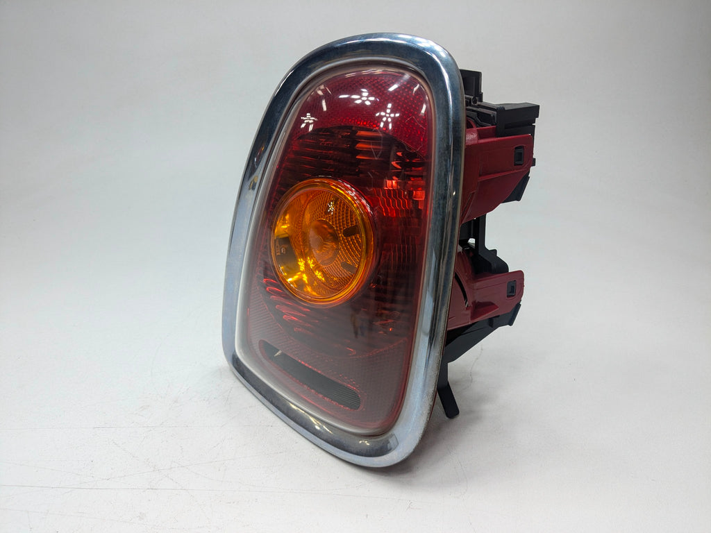 2006 - 2013 OEM MINI COOPER REAR RIGHT PASSENGER SIDE TAIL LIGHT ASSEMBLY