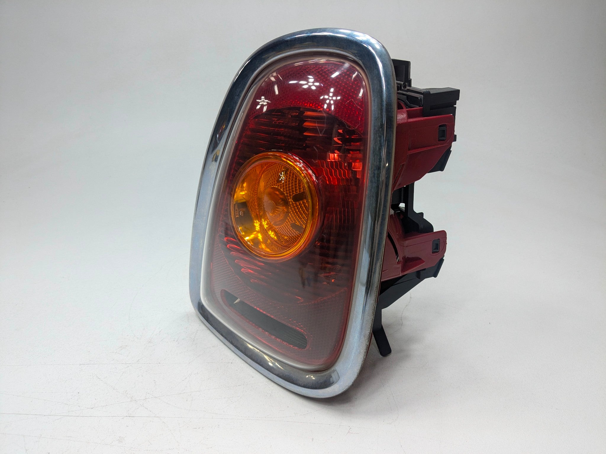 2006 - 2013 OEM MINI COOPER REAR RIGHT PASSENGER SIDE TAIL LIGHT ASSEMBLY