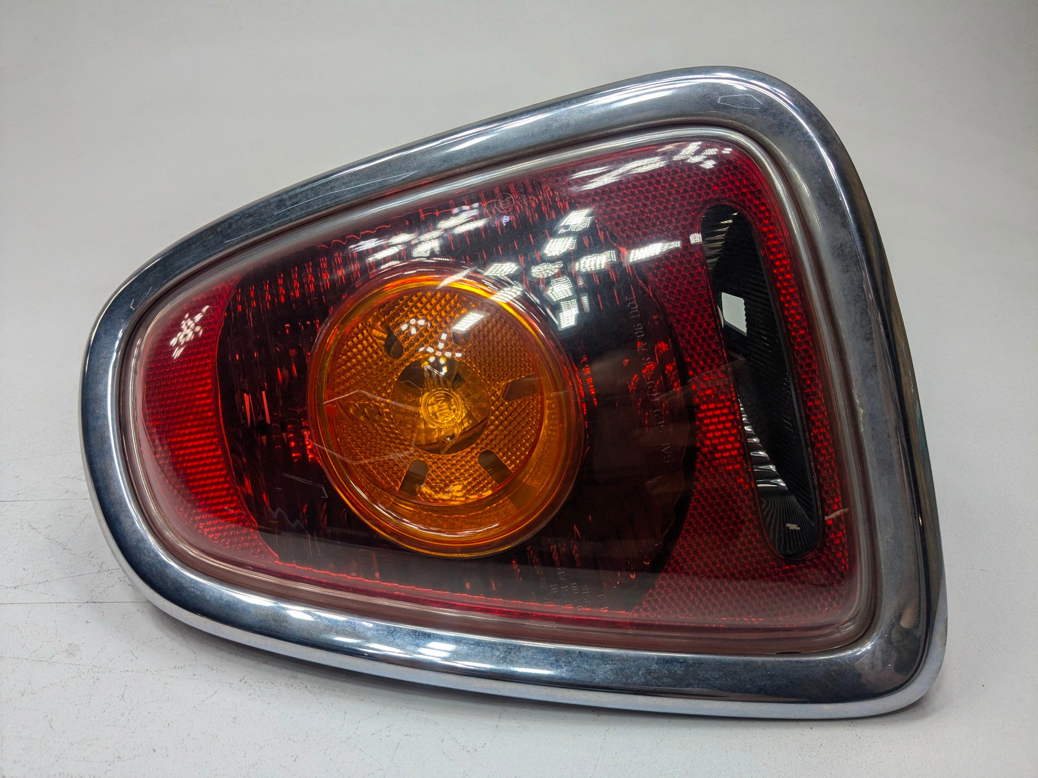 2006 - 2013 OEM MINI COOPER REAR RIGHT PASSENGER SIDE TAIL LIGHT ASSEMBLY