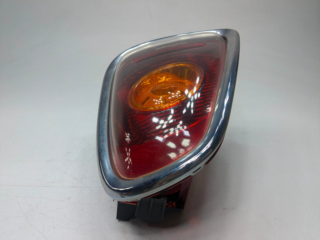 2006 - 2013 OEM MINI COOPER REAR RIGHT PASSENGER SIDE TAIL LIGHT ASSEMBLY