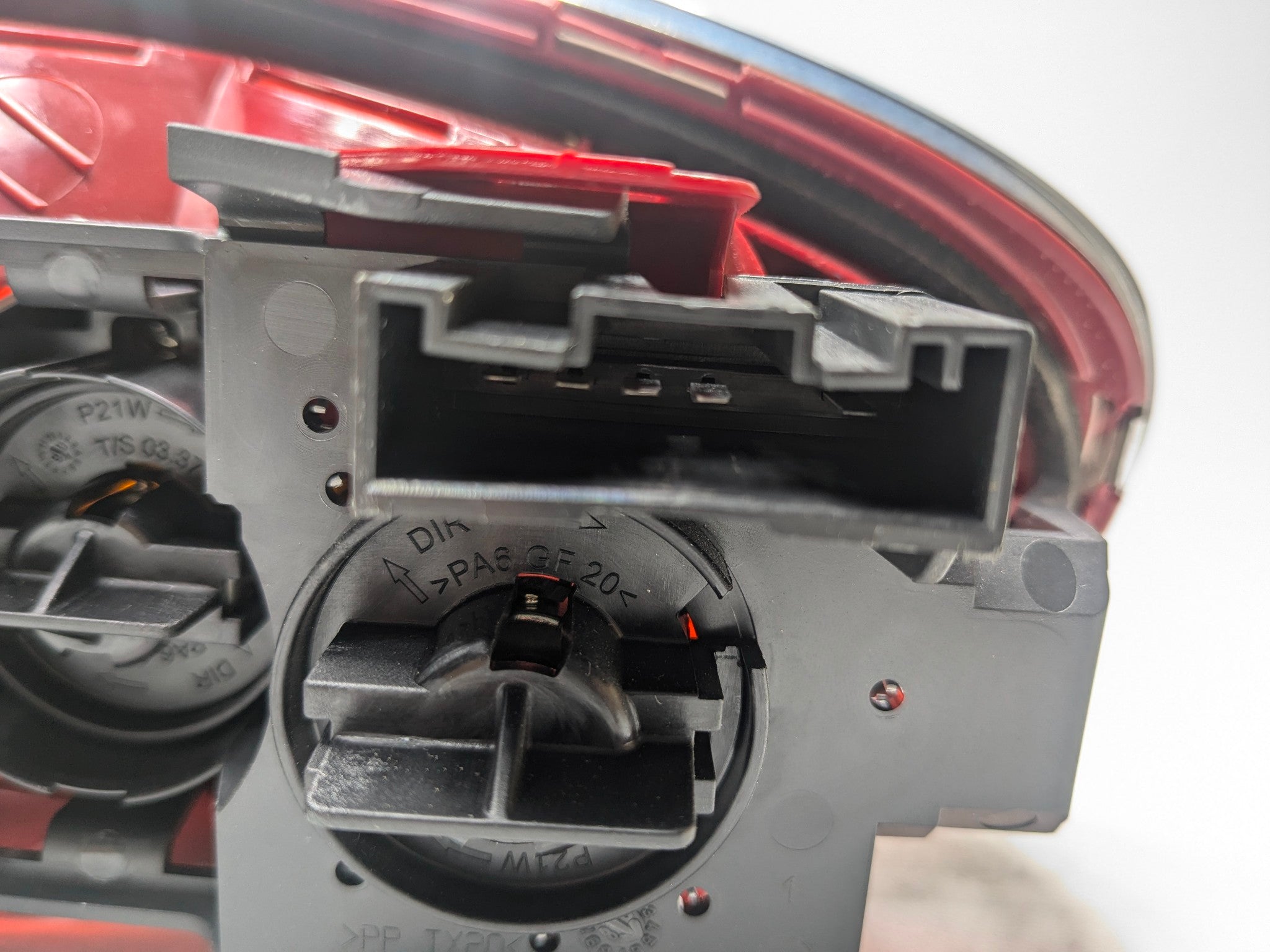 2006 - 2013 OEM MINI COOPER REAR RIGHT PASSENGER SIDE TAIL LIGHT ASSEMBLY