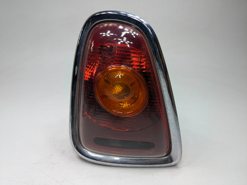 2006 - 2013 OEM MINI COOPER REAR LEFT DRIVER SIDE TAIL LIGHT ASSEMBLY