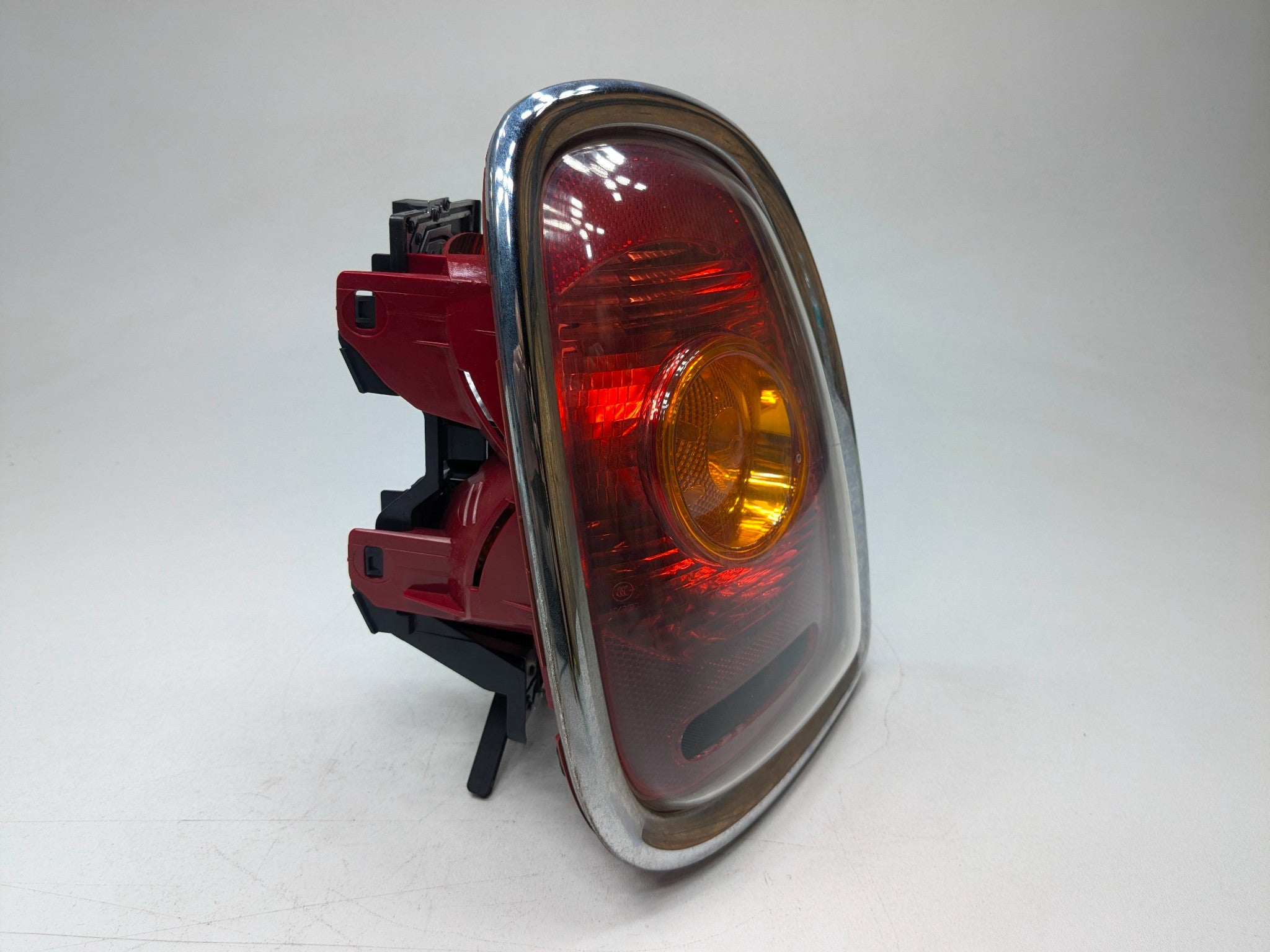 2006 - 2013 OEM MINI COOPER REAR LEFT DRIVER SIDE TAIL LIGHT ASSEMBLY