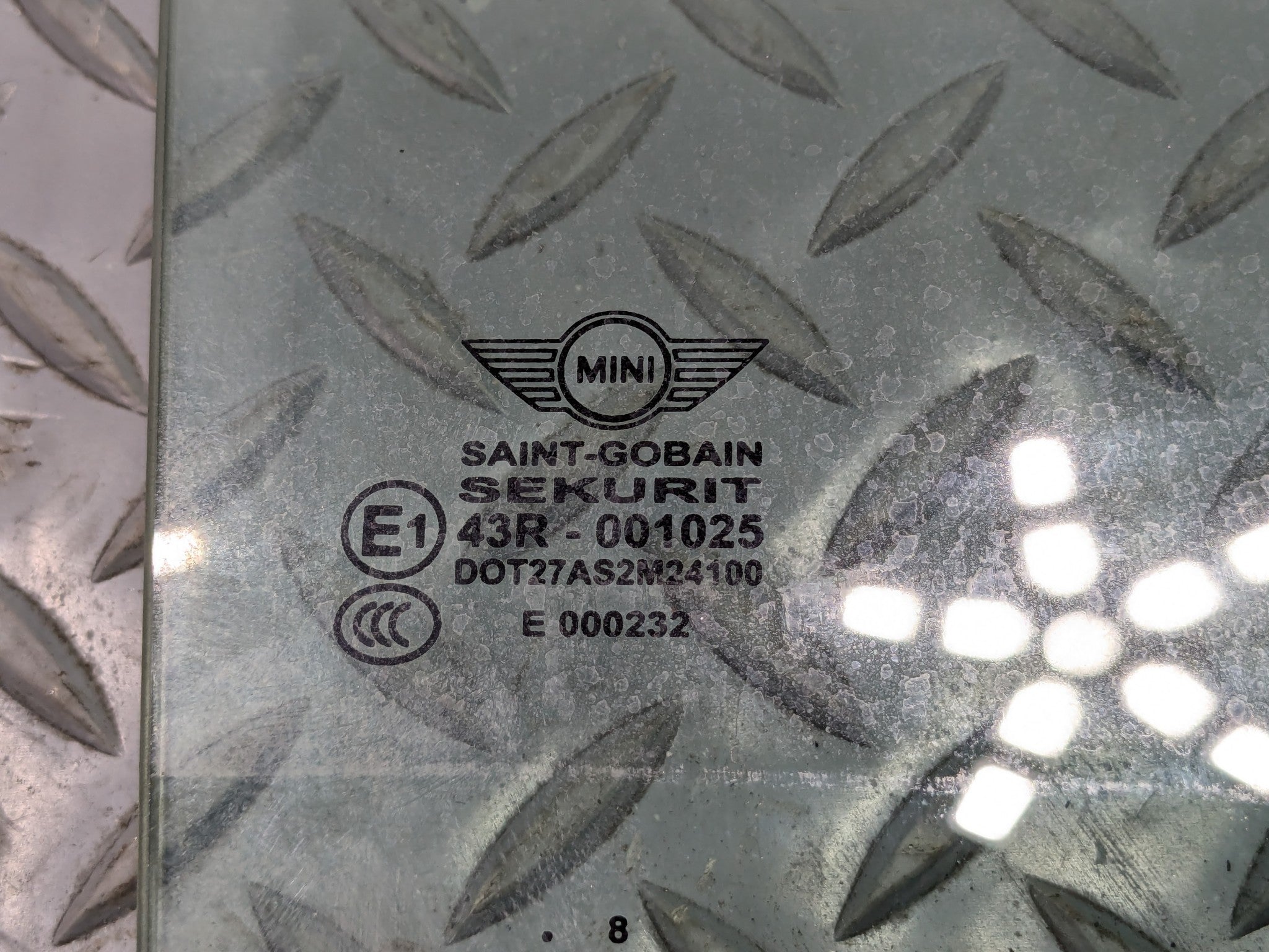 2006 - 2013 OEM MINI COOPER FRONT RIGHT PASSENGER SIDE DOOR WINDOW GLASS