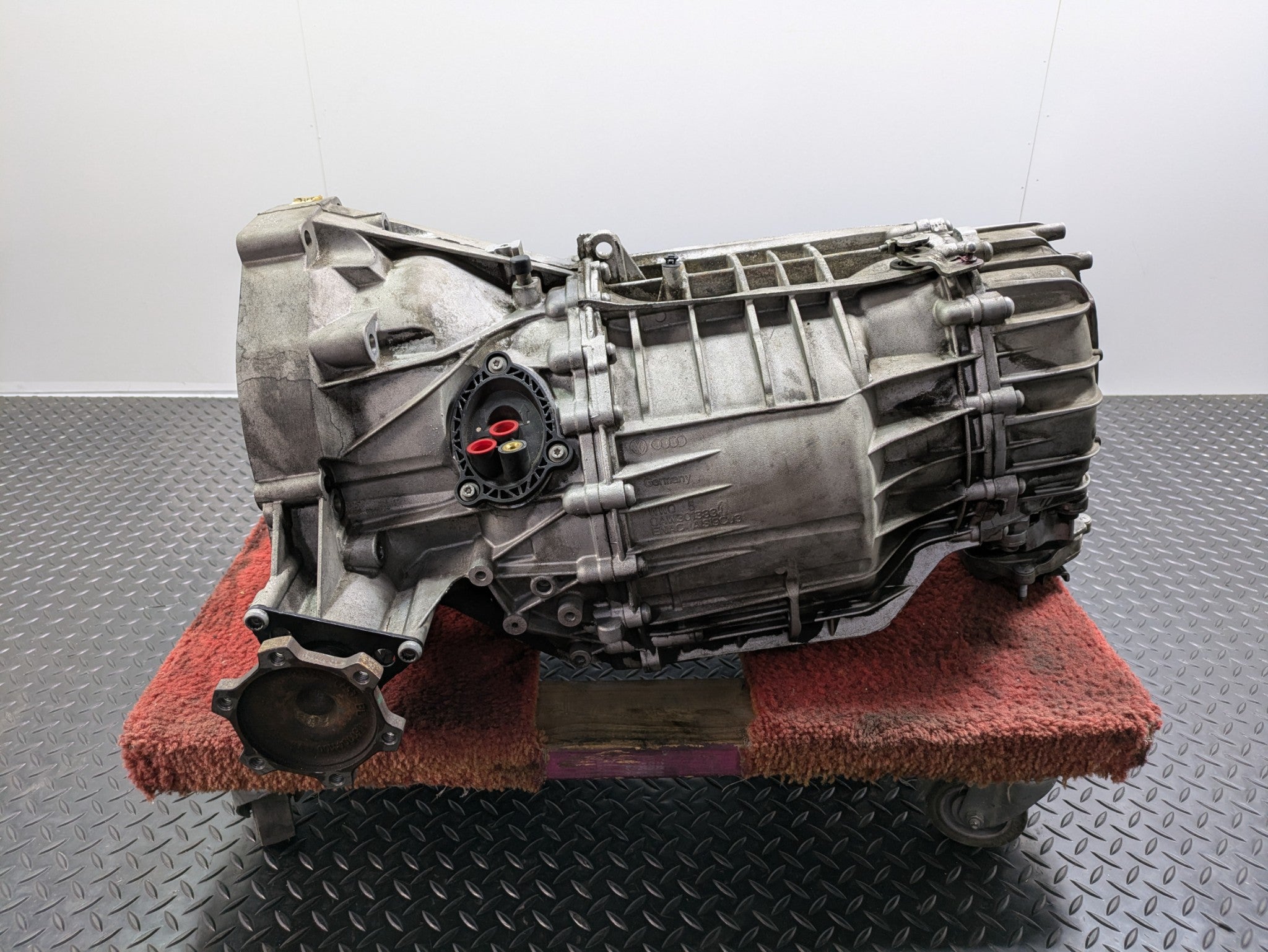 2008 - 2011 OEM AUDI A4 AUTOMATIC TRANSMISSION GEARBOX ASSEMBLY