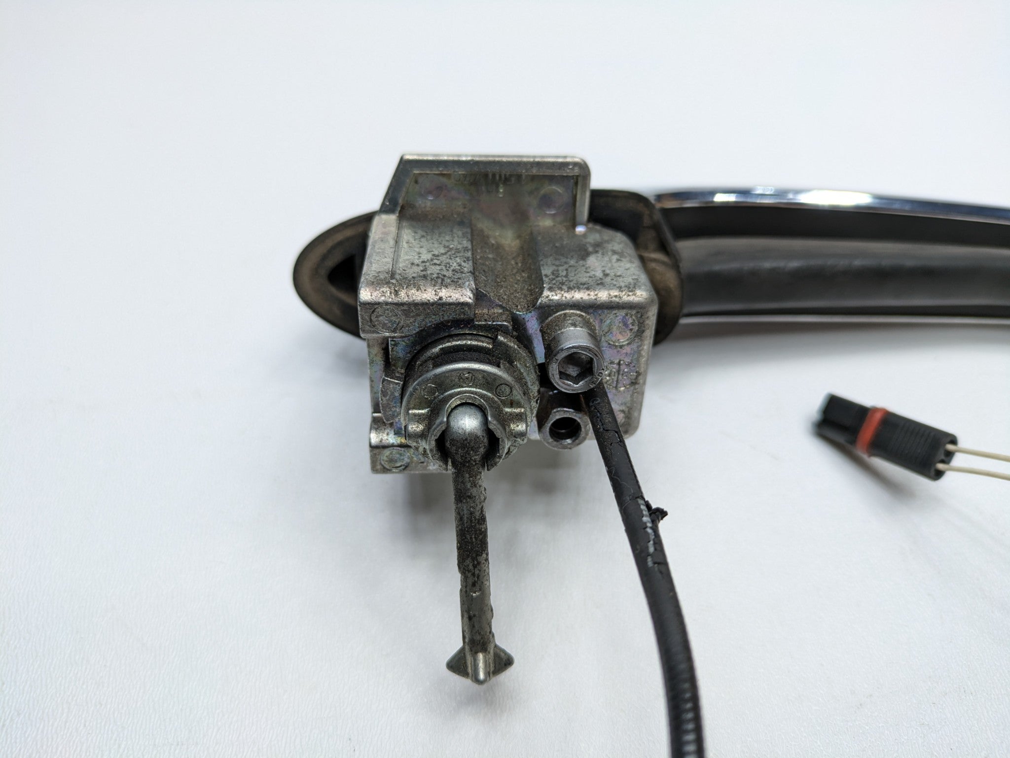 2006 - 2013 OEM MINI COOPER LEFT DRIVER SIDE OUTSIDE DOOR HANDLE