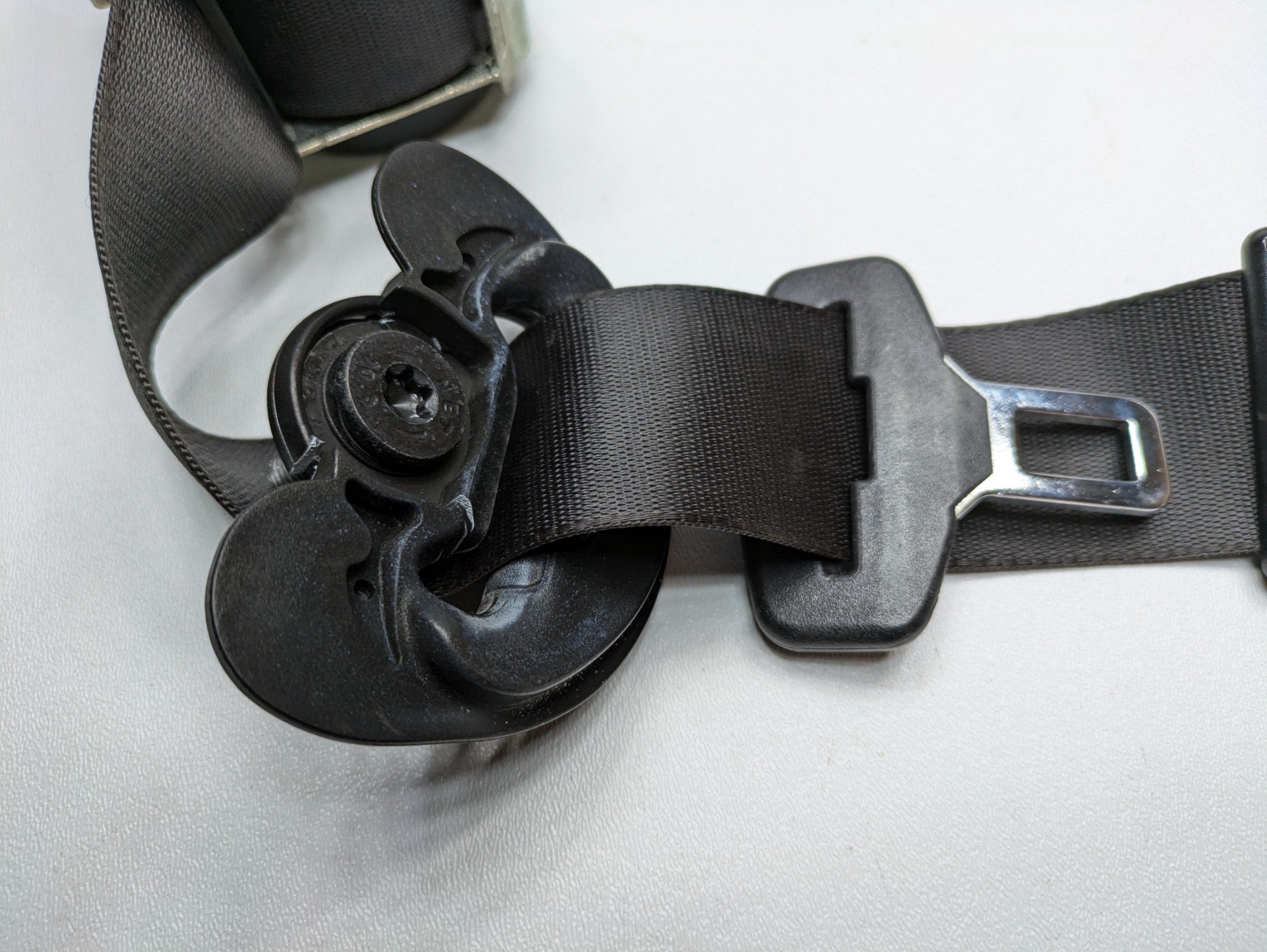 2006 - 2013 OEM MINI COOPER FRONT RIGHT PASSENGER SIDE SEAT BELT RETRACTOR