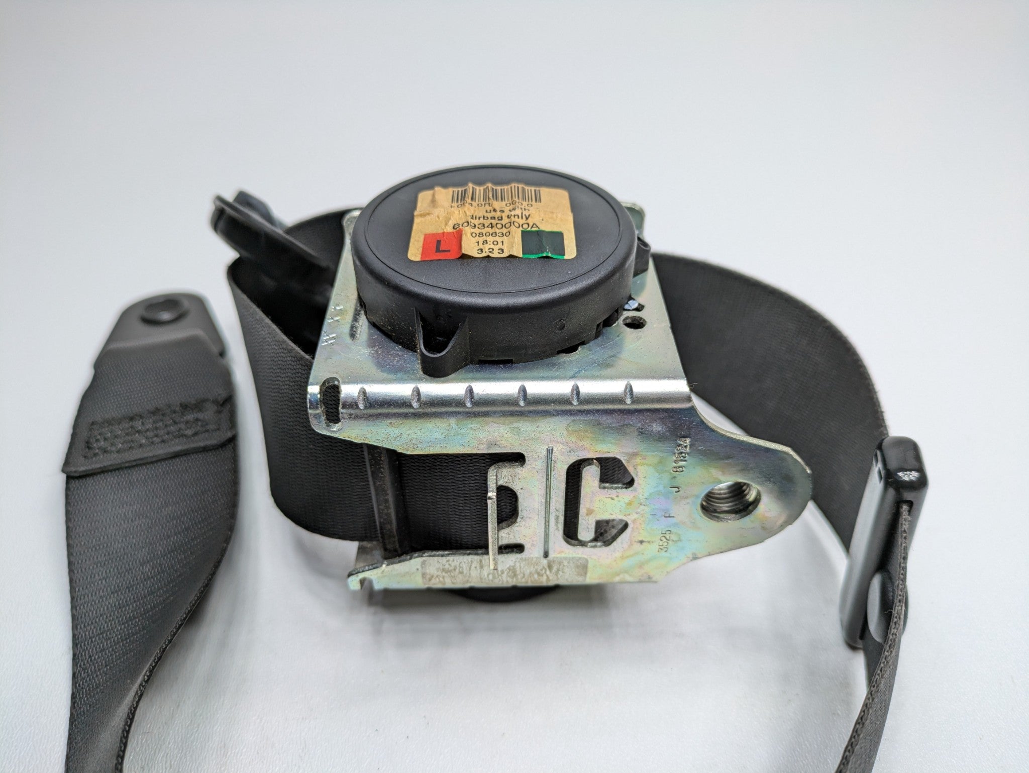 2006 - 2013 OEM MINI COOPER FRONT LEFT DRIVER SIDE SEAT BELT RETRACTOR