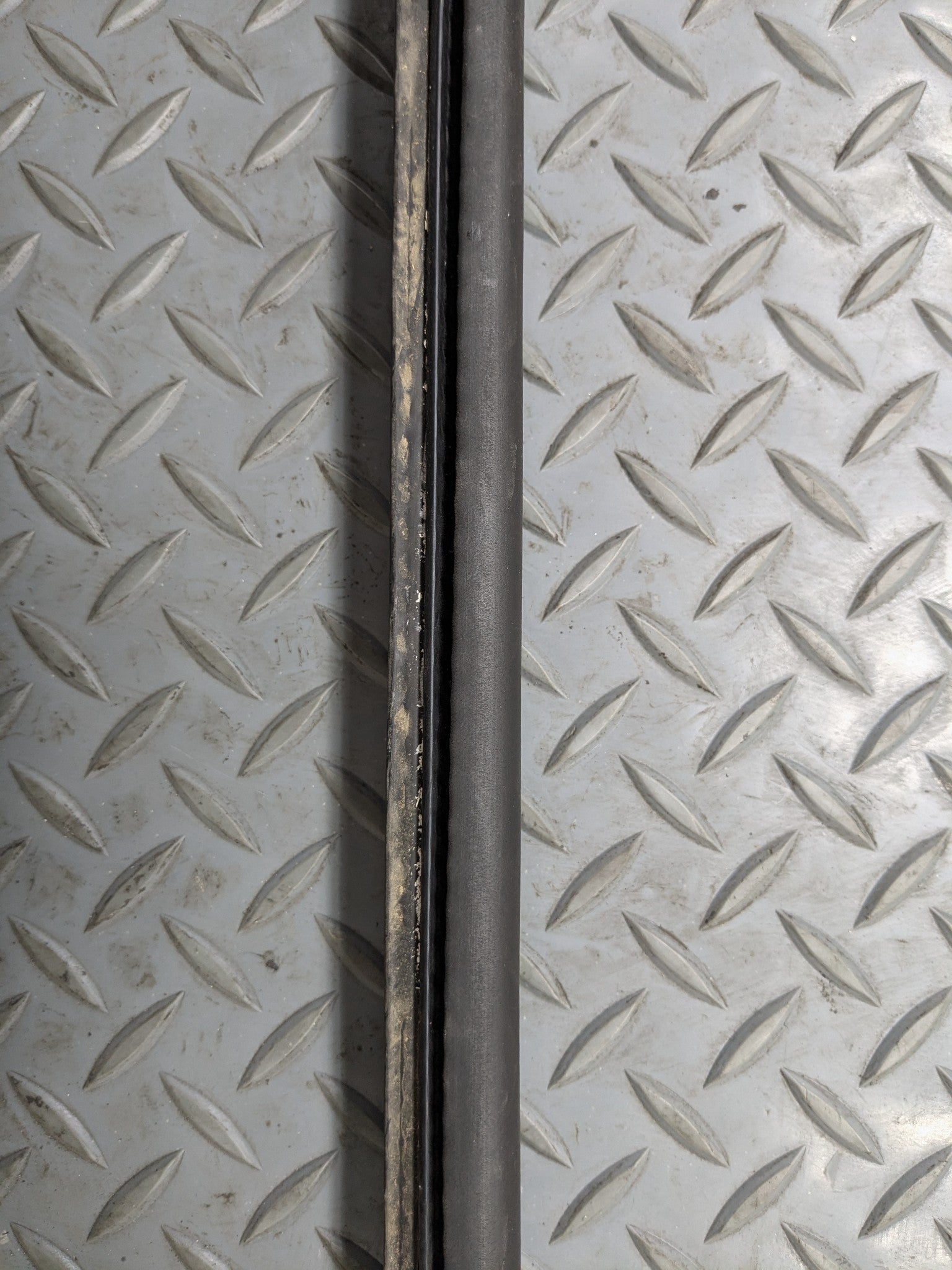 2006 - 2013 OEM MINI COOPER DOOR SEAL WEATHER STRIPPING RUBBER