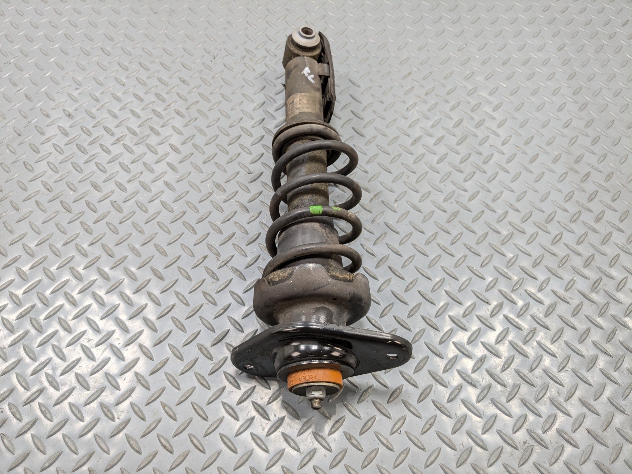 06 - 13 OEM MINI COOPER REAR LEFT DRIVER SIDE SUSPENSION SHOCK STRUT ASSEMBLY