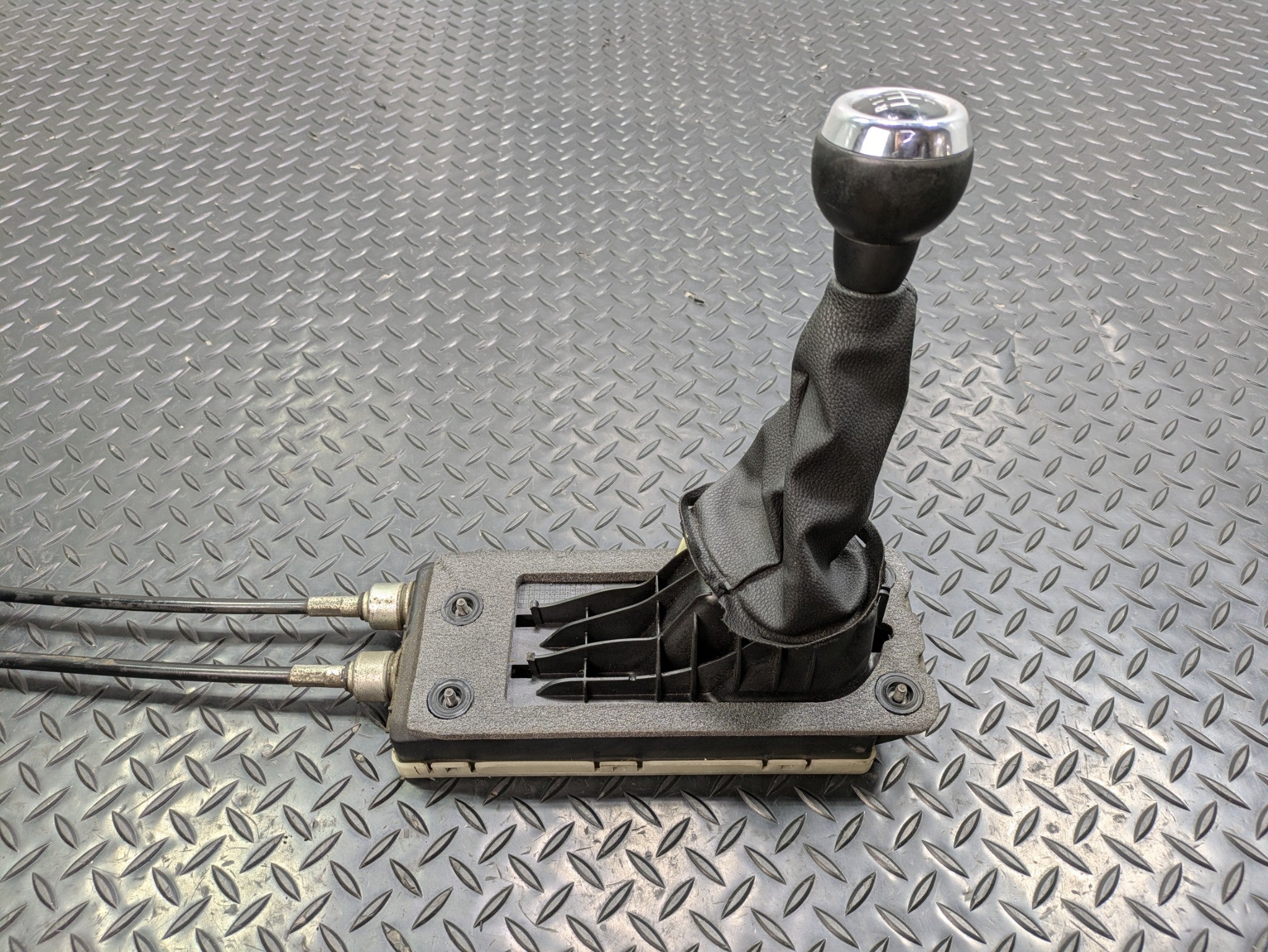 2006 - 2013 OEM MINI COOPER TRANSMISSION GEAR SELECTOR SHIFTER WITH CABLES